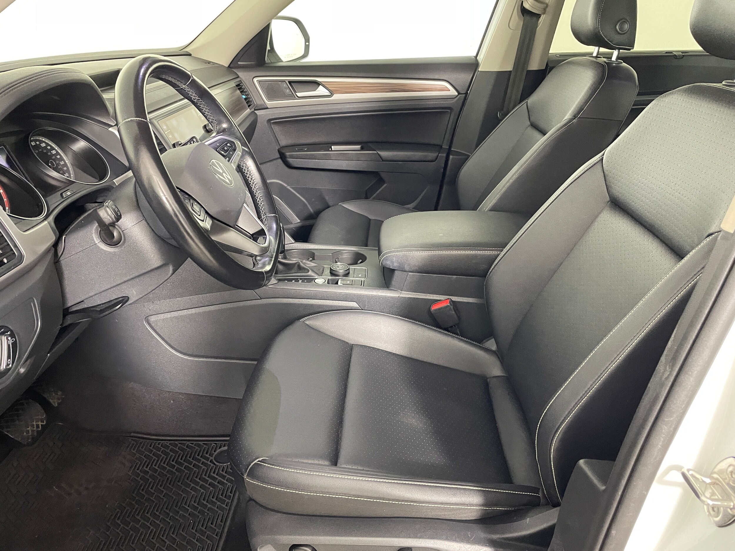 2021 Volkswagen Atlas V6 SE Technology photo 2