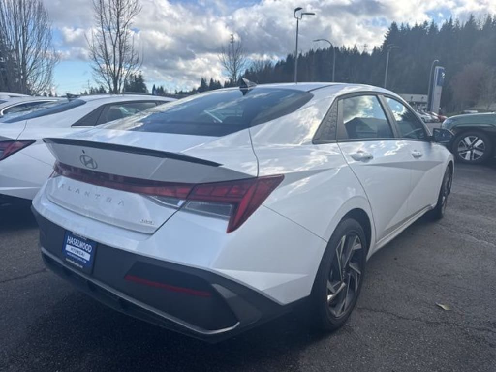 Used 2025 Hyundai Elantra Hybrid SEL Sport Sedan