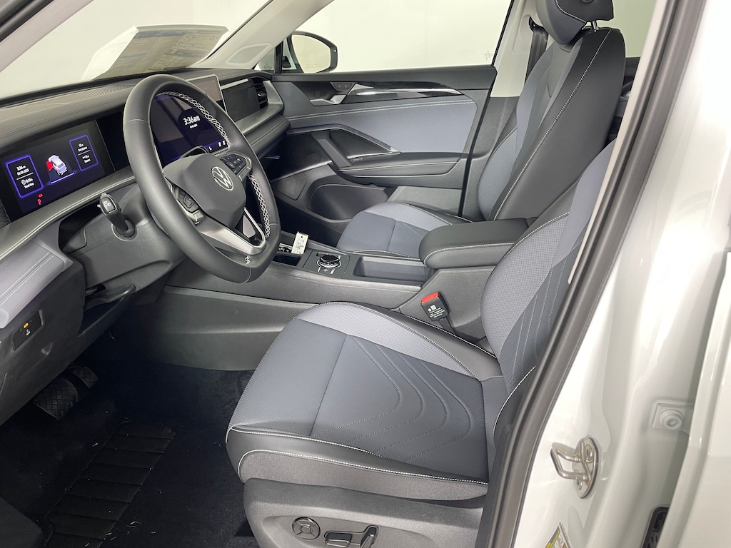 New 2025 Volkswagen Tiguan 2.0T SE SUV