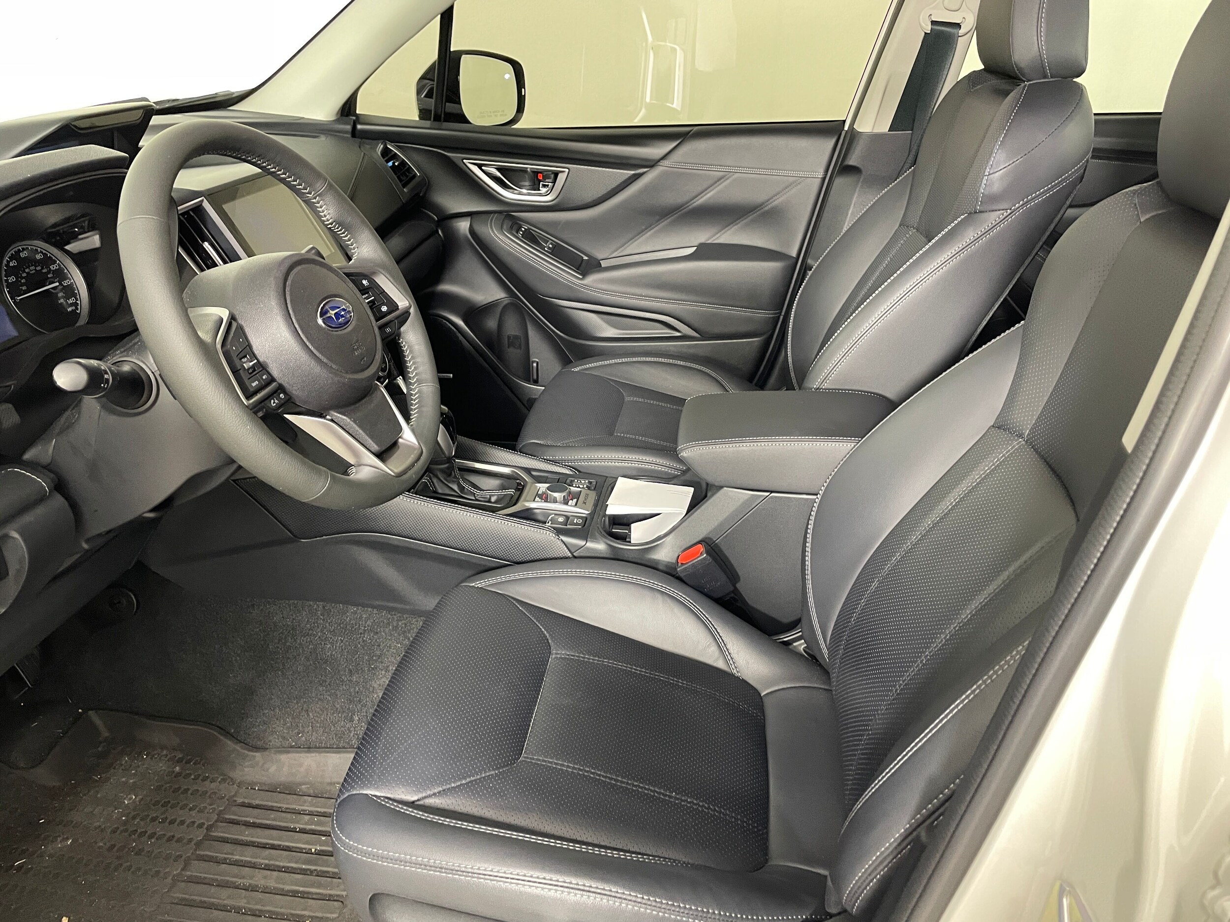 2024 Subaru Forester Touring photo 2