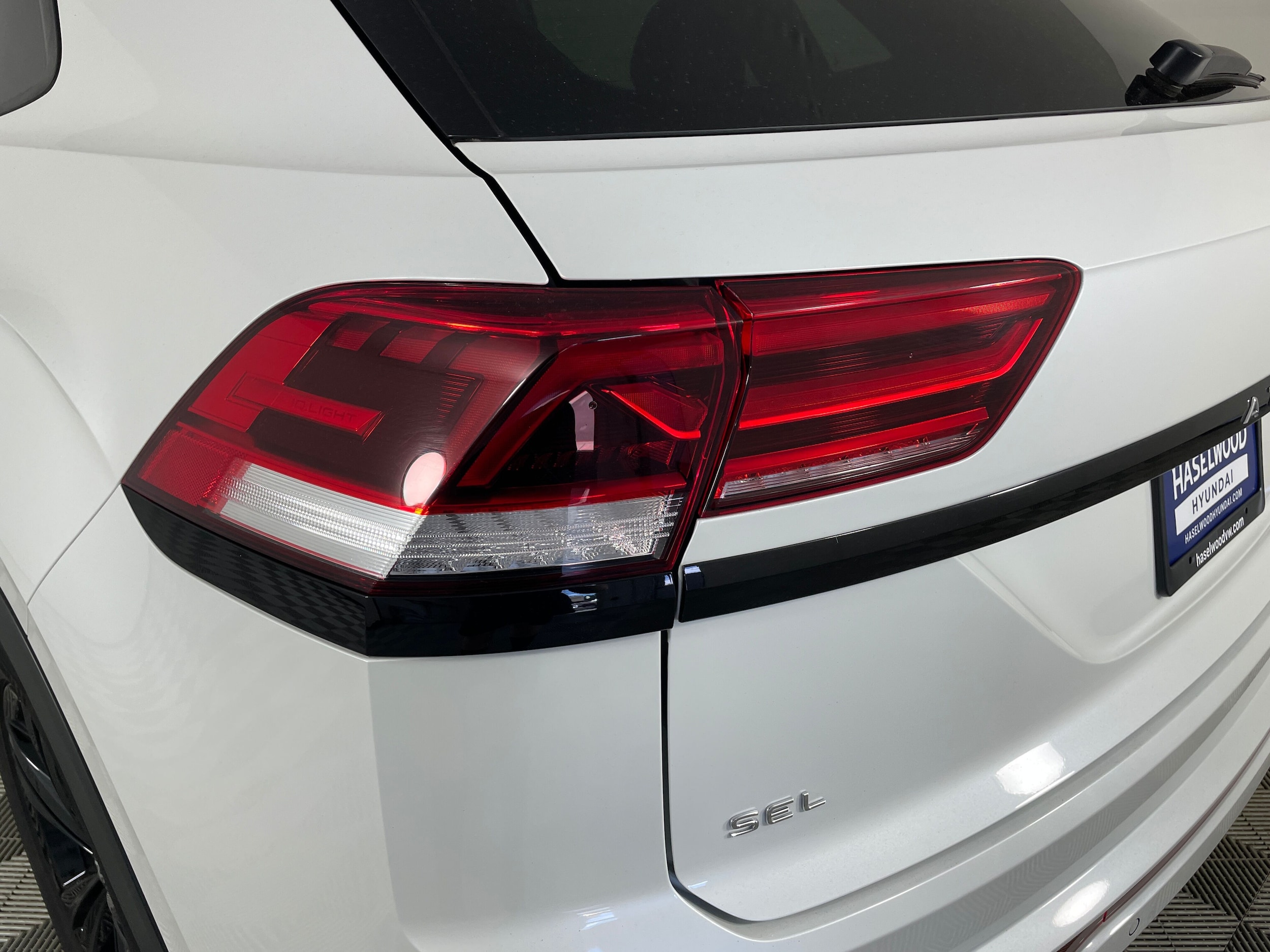 2023 Volkswagen Atlas Cross Sport SEL R-Line Black - Photo 19