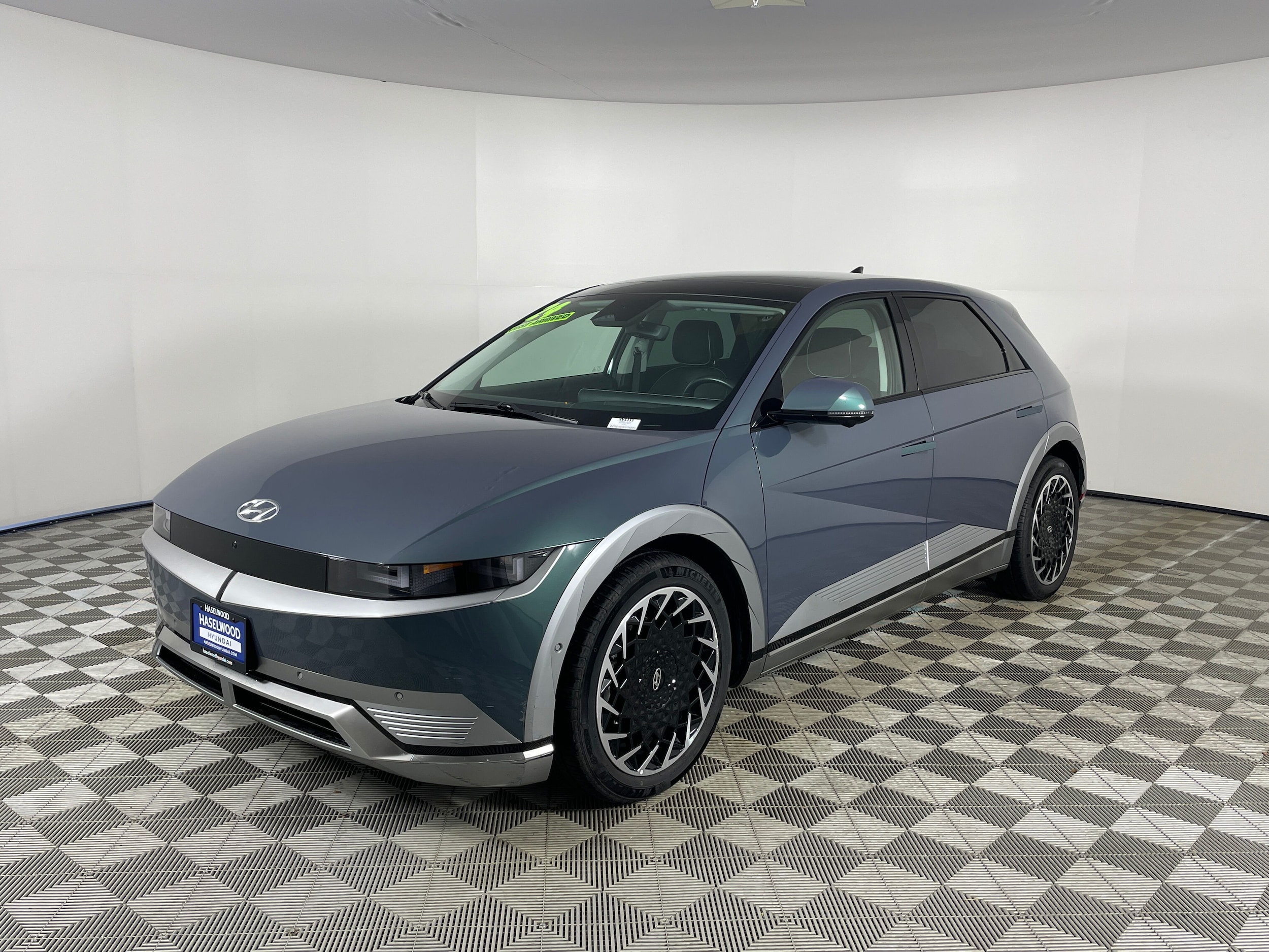 2024 Hyundai IONIQ 5 Limited's photo