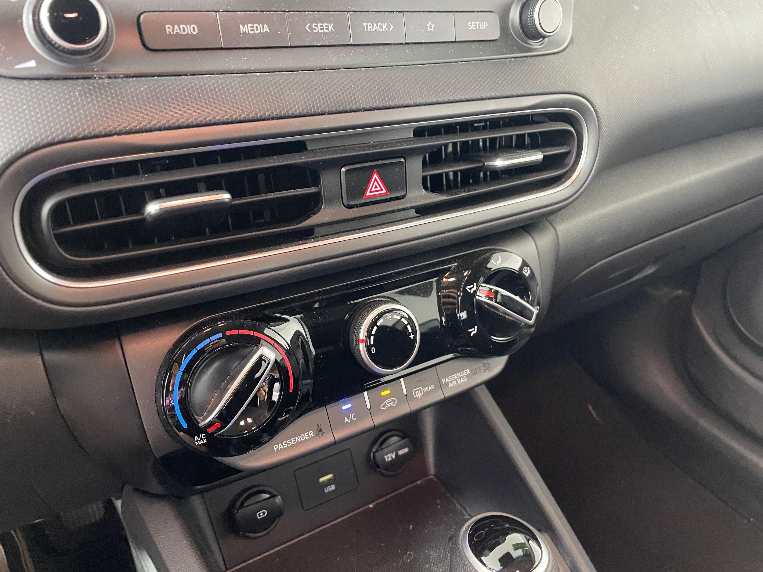 2022 Hyundai Kona SEL - Photo 8