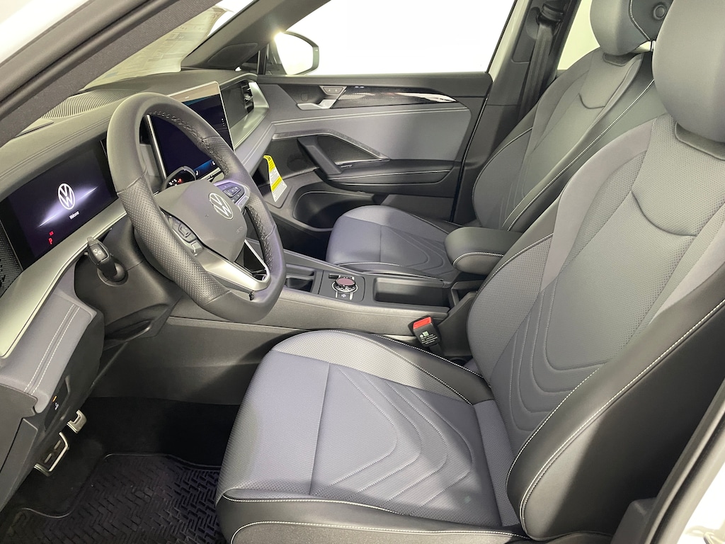 New 2025 Volkswagen Tiguan 2.0T SE R-Line Black SUV