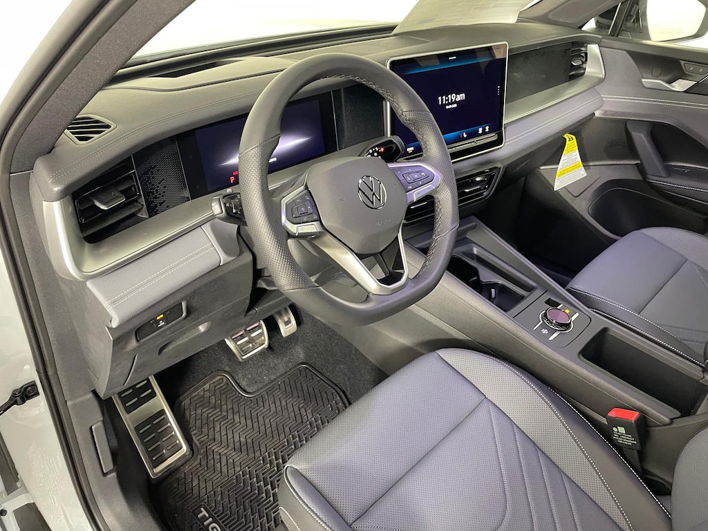 New 2025 Volkswagen Tiguan 2.0T SE R-Line Black SUV