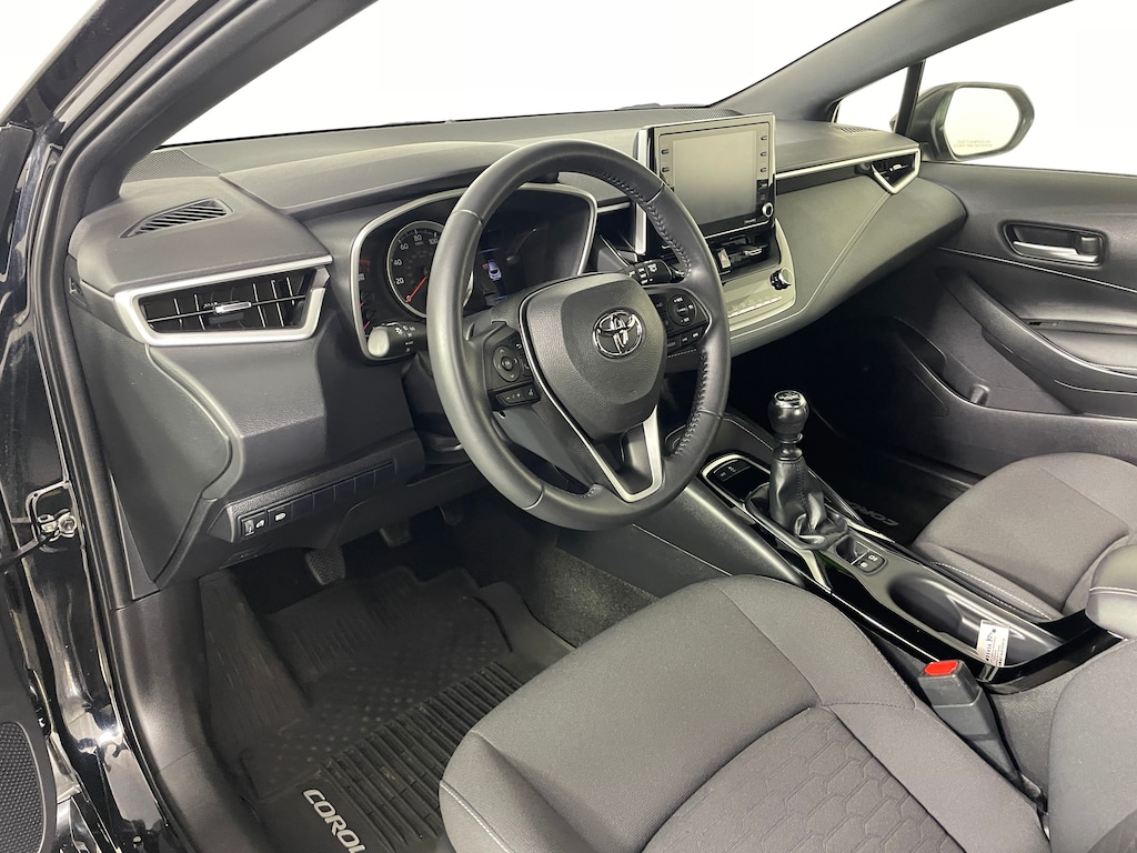 Used 2022 Toyota Corolla Hatchback SE Hatchback