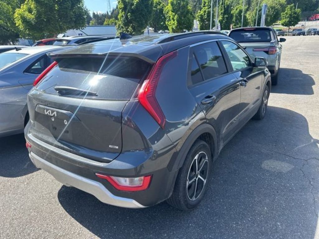 Used 2024 Kia Niro EX SUV