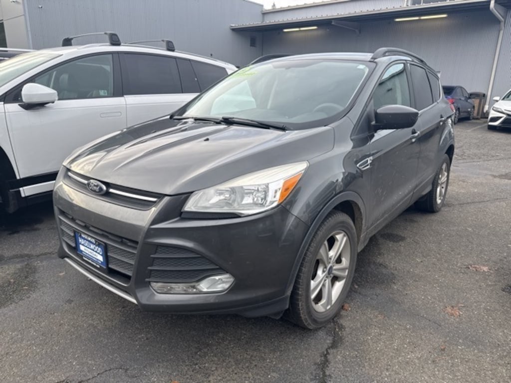 Used 2015 Ford Escape SE SUV