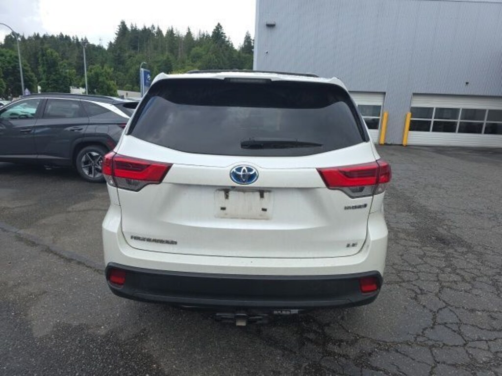 Used 2019 Toyota Highlander Hybrid LE V6 SUV