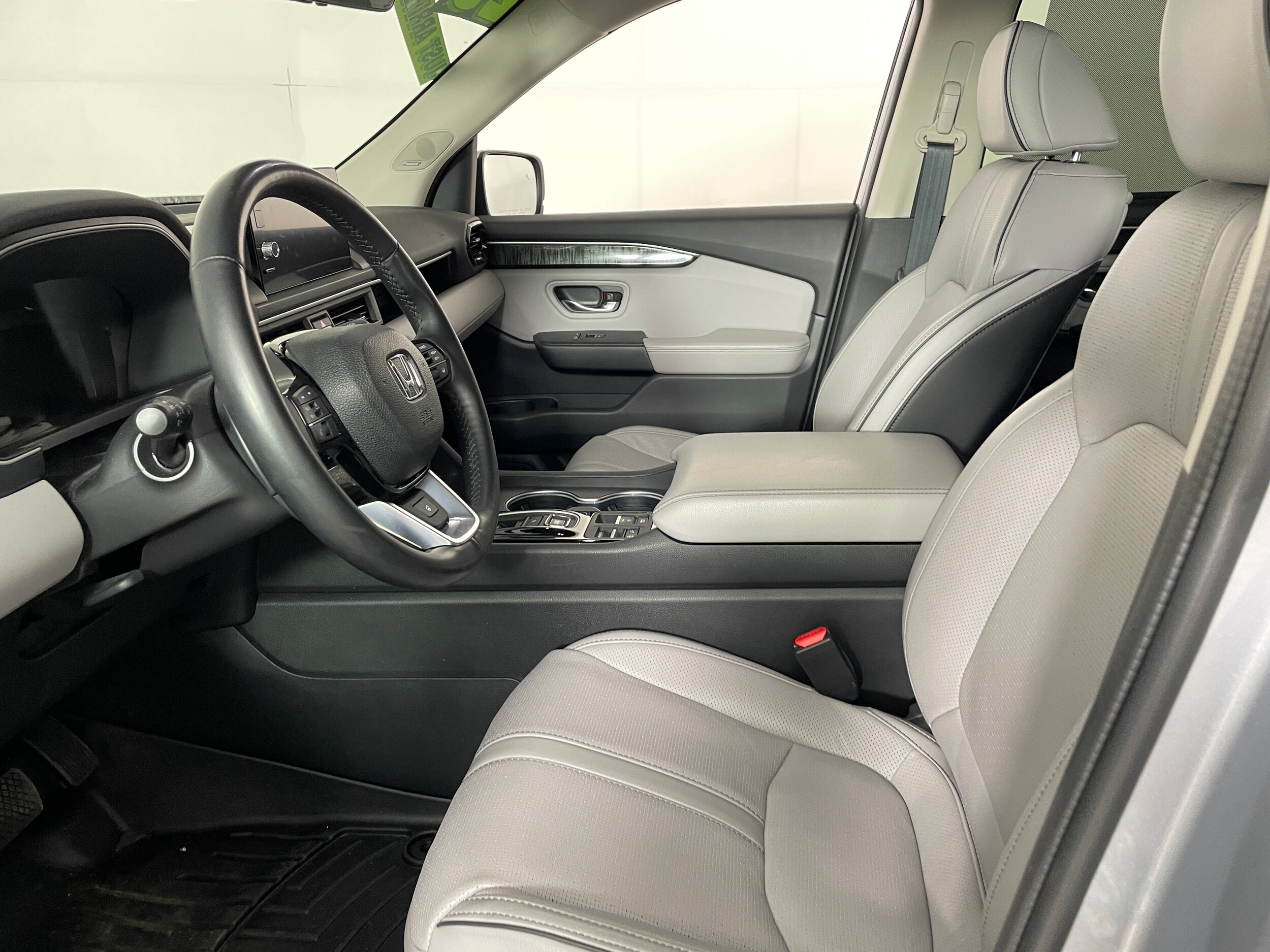 2023 Honda Pilot Elite photo 2