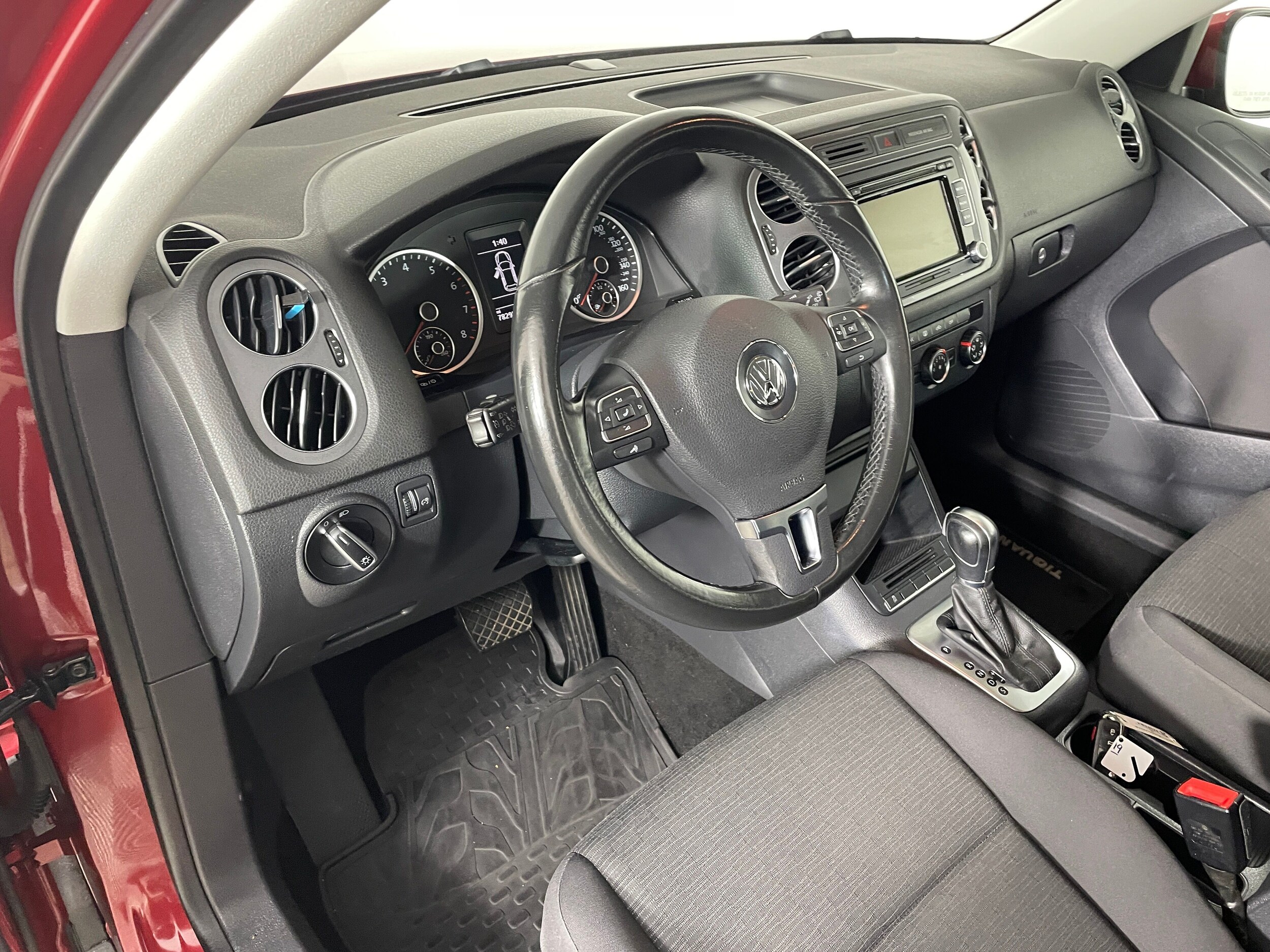 2015 Volkswagen Tiguan S photo 3