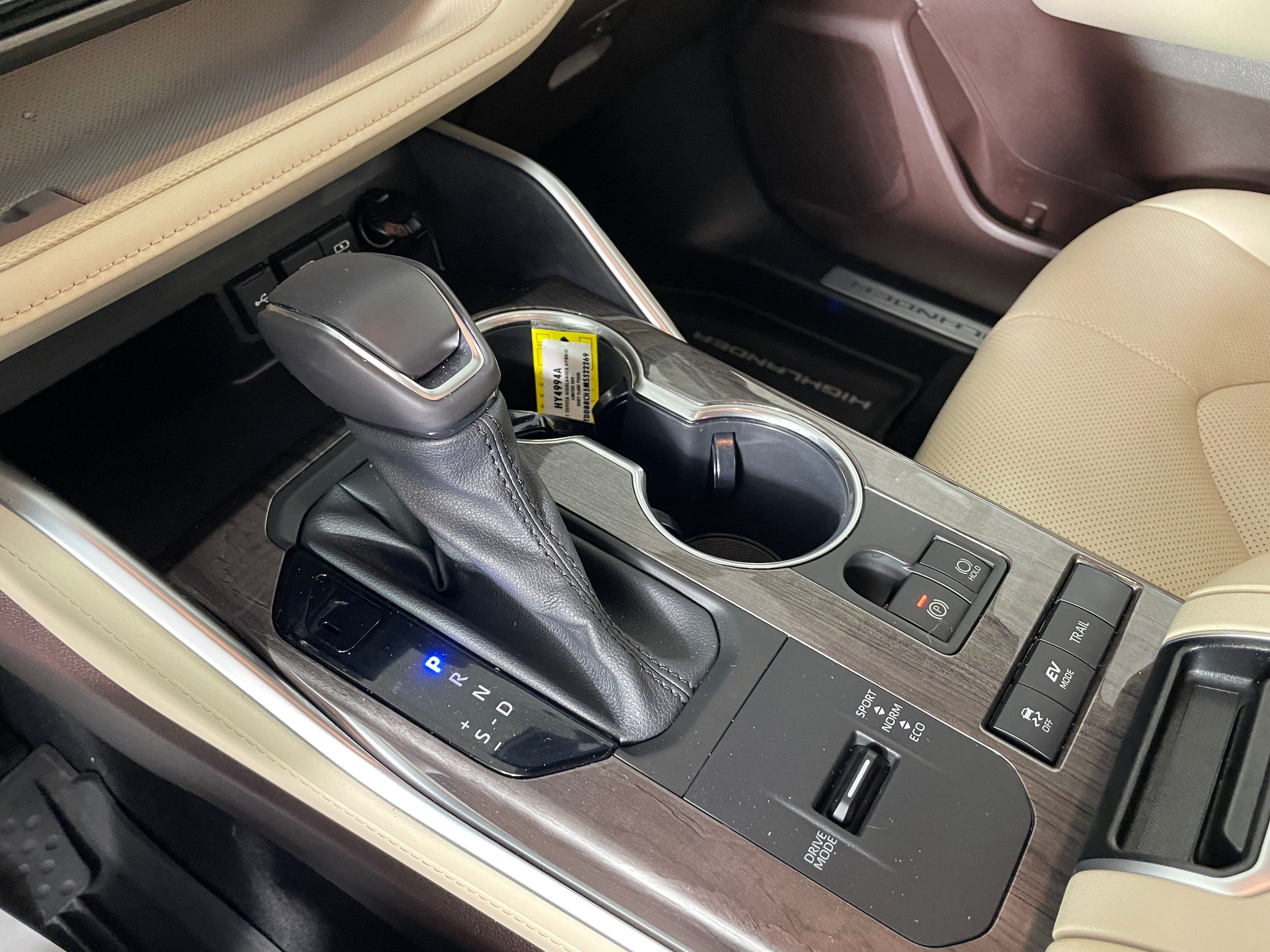 2021 Toyota Highlander Limited - Photo 8