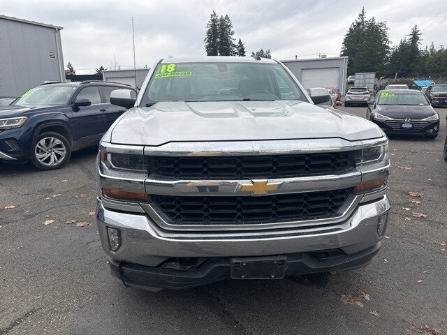 2018 Chevrolet Silverado 1500 photo 2