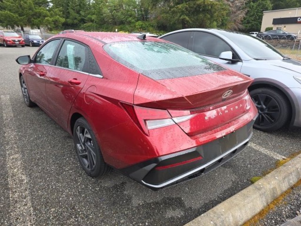 Used 2026 Hyundai Elantra Limited Sedan