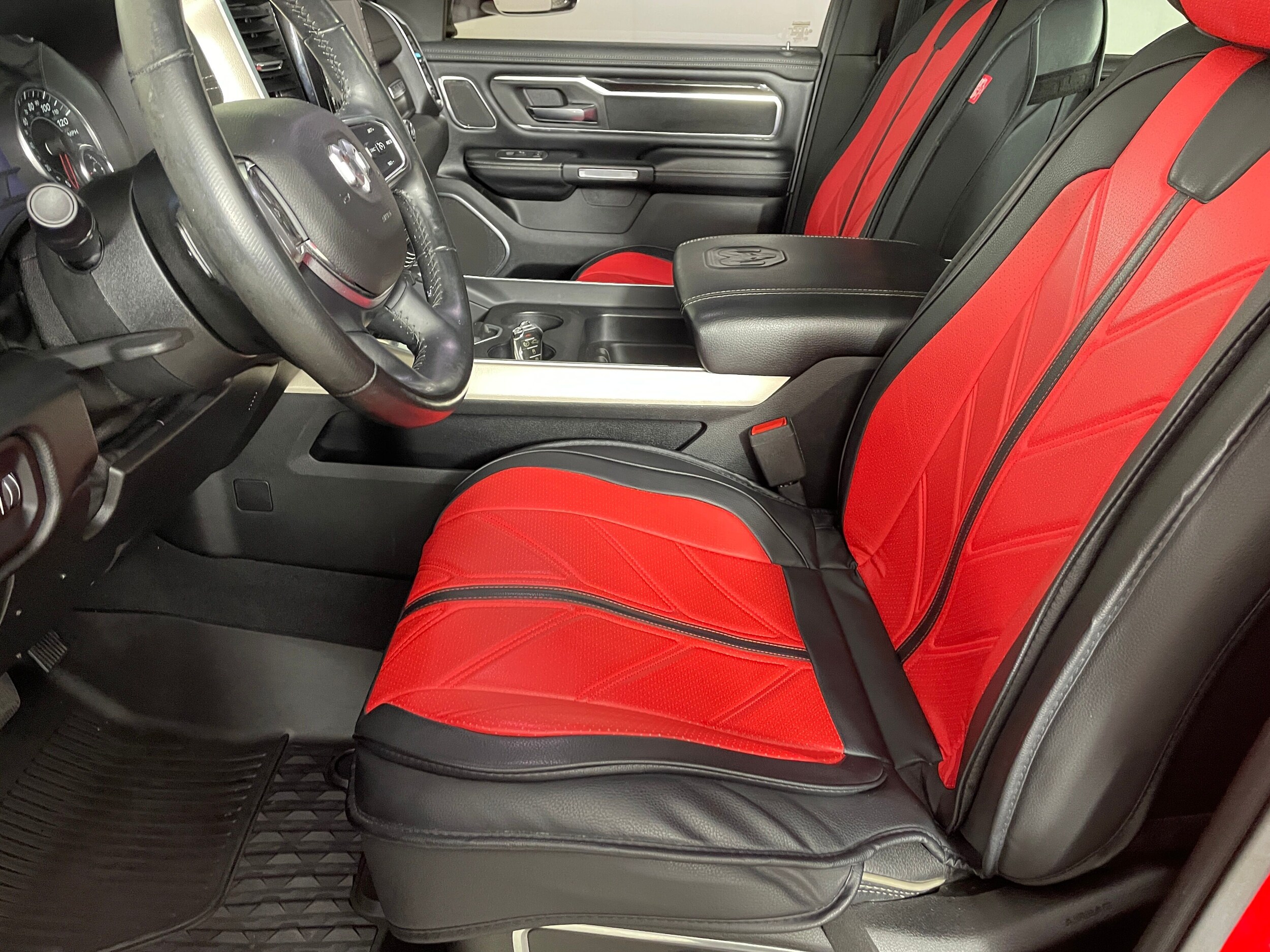 2019 Ram 1500 Laramie photo 2