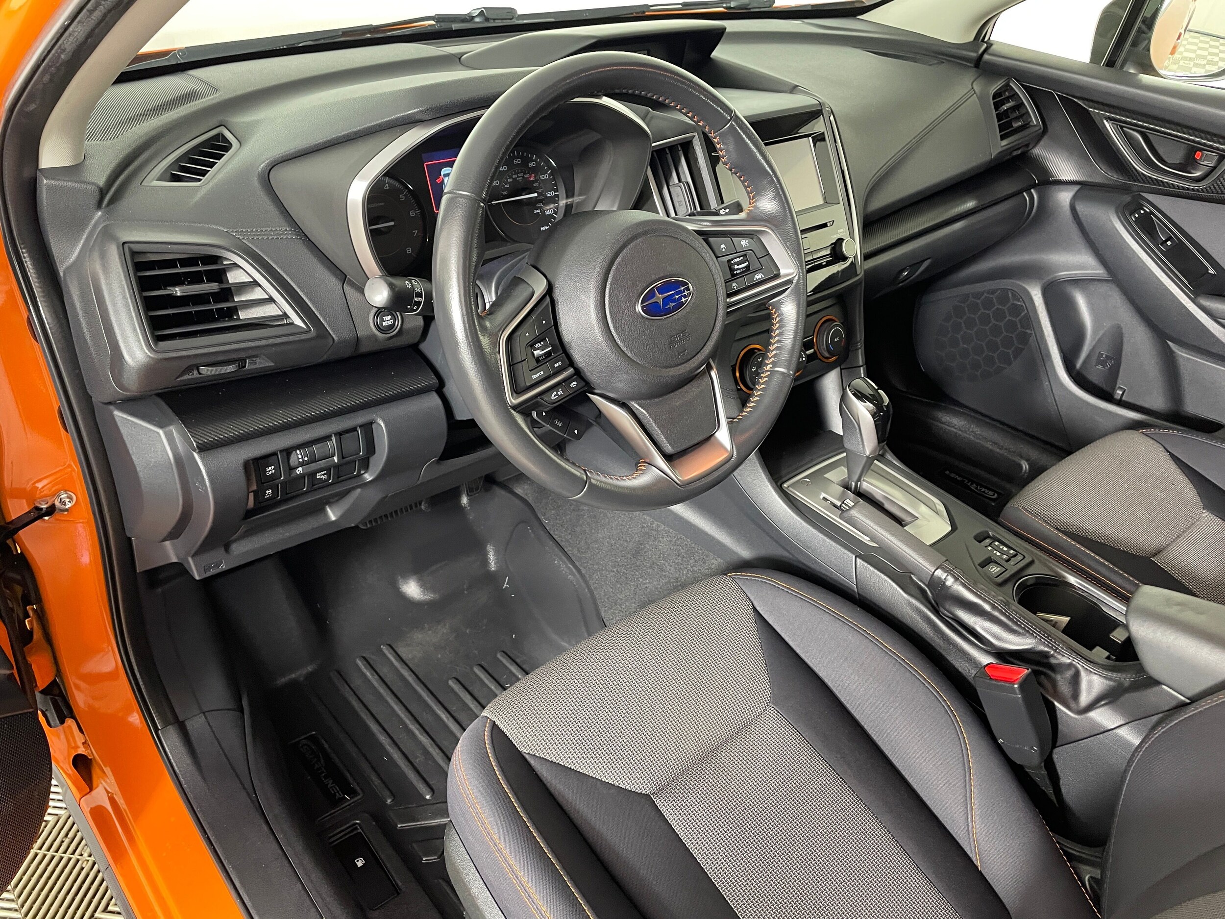 2019 Subaru Crosstrek 2.0i Premium photo 3