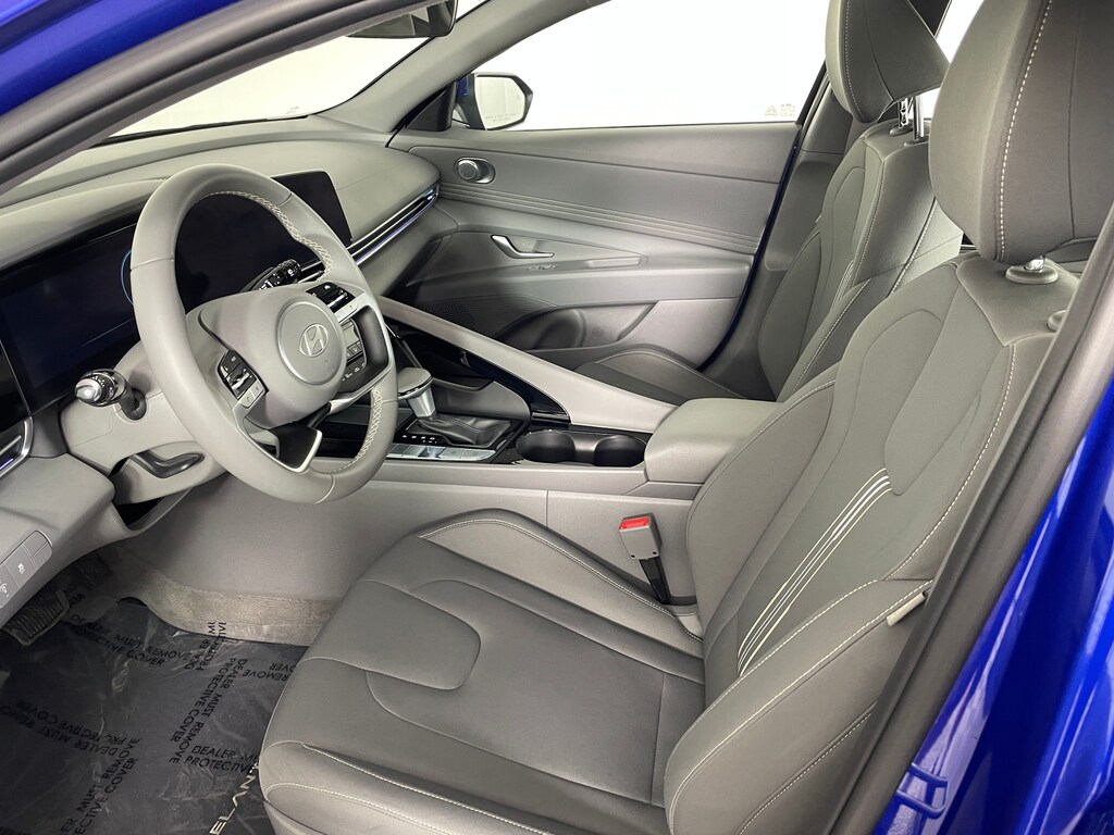 Used 2025 Hyundai Elantra SEL Convenience Sedan