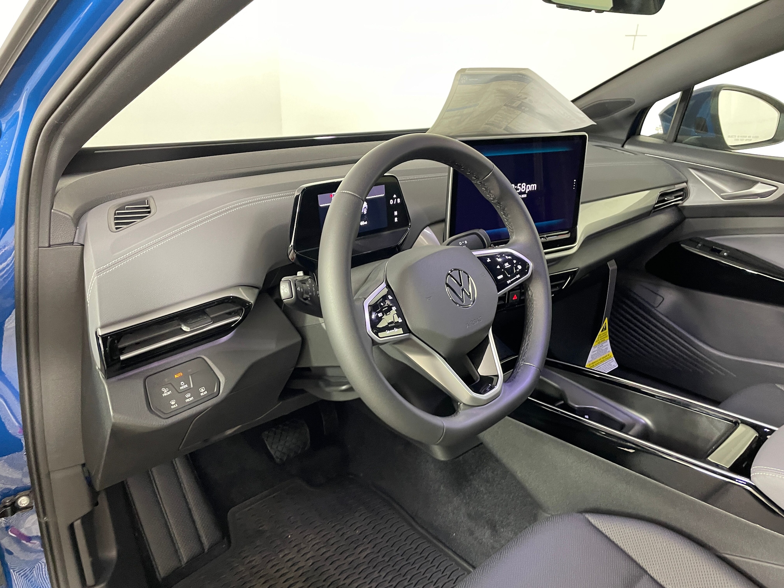 2025 Volkswagen ID.4 Pro S photo 2