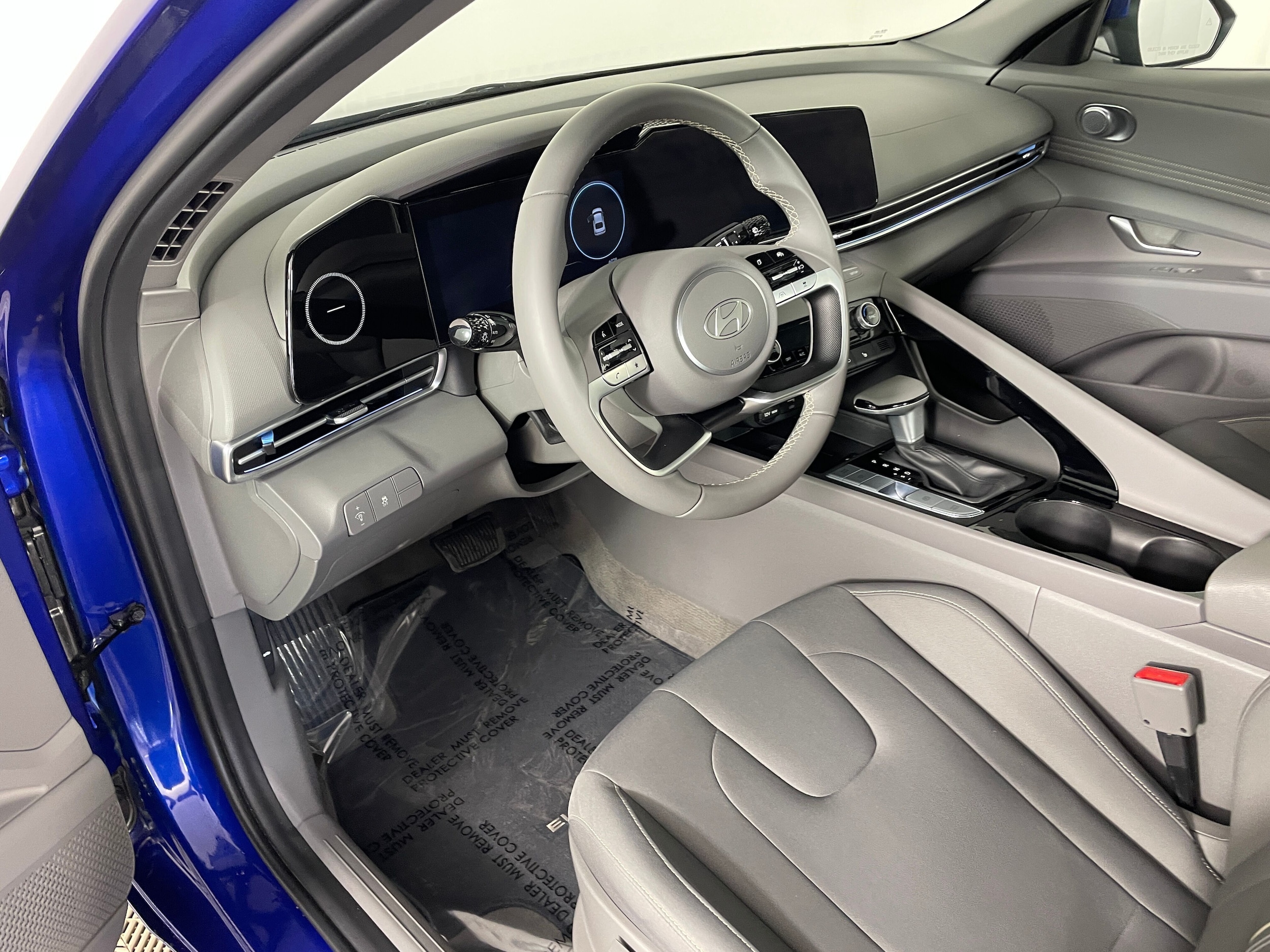 2025 Hyundai Elantra SEL Convenience photo 2