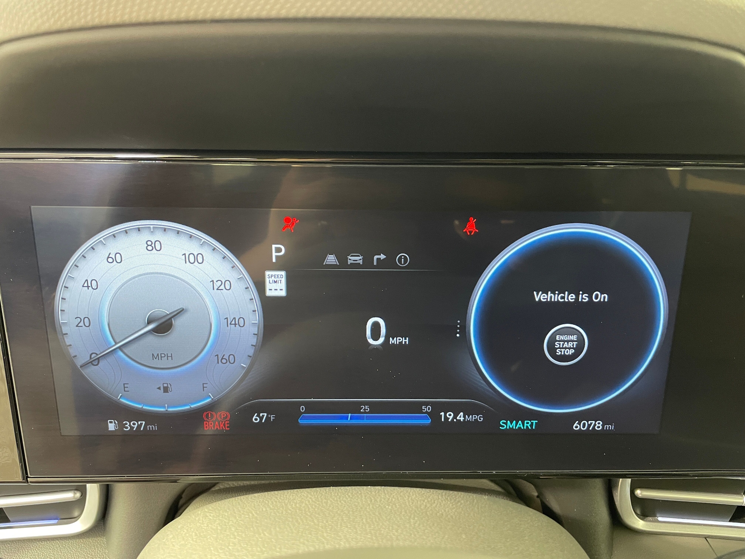 2025 Hyundai Elantra SEL Convenience photo 4