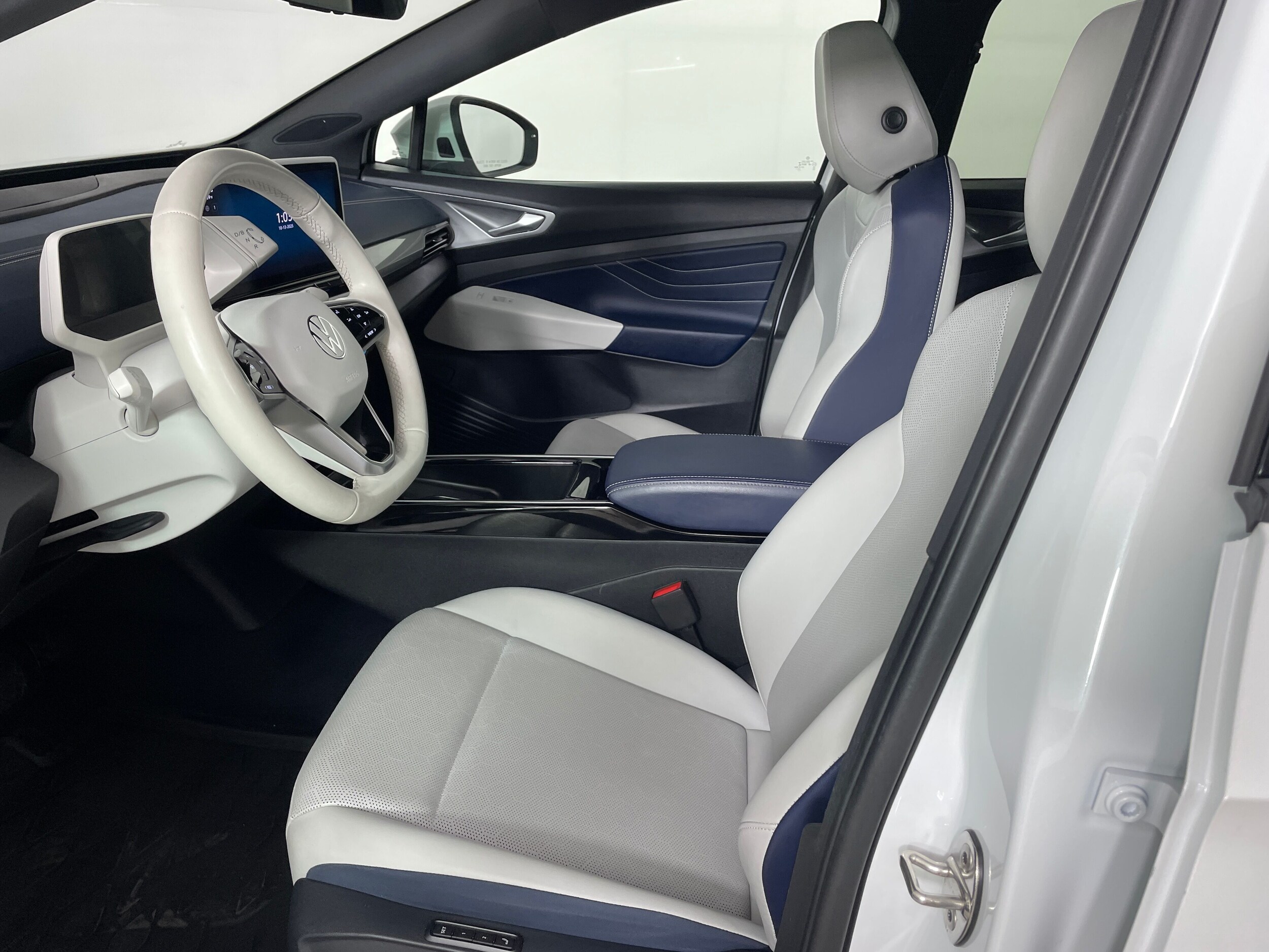 2023 Volkswagen ID.4 Pro S photo 2