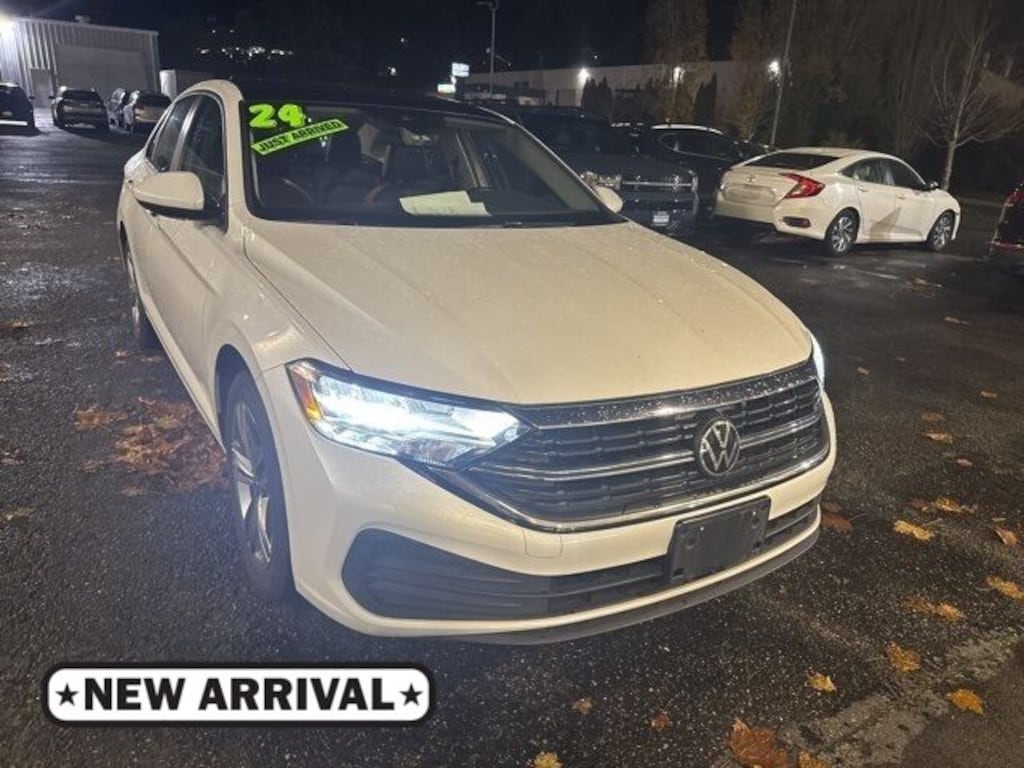 Used 2024 Volkswagen Jetta 1.5T SE Sedan