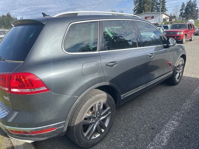 2016 Volkswagen Touareg TDI Lux 4MOTION photo 3