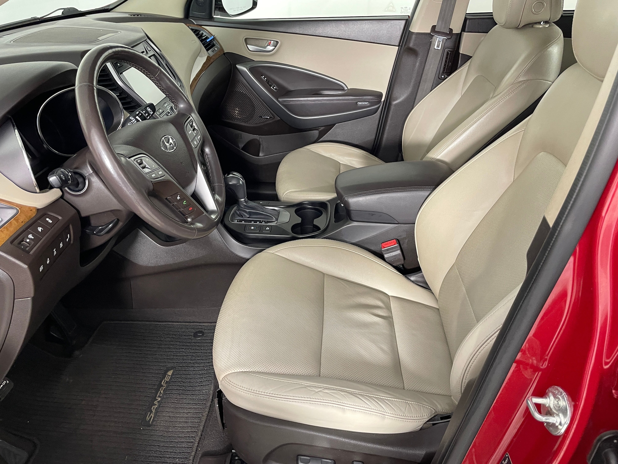 Used 2015 Hyundai Santa Fe Limited with VIN KM8SRDHF7FU093661 for sale in Bremerton, WA