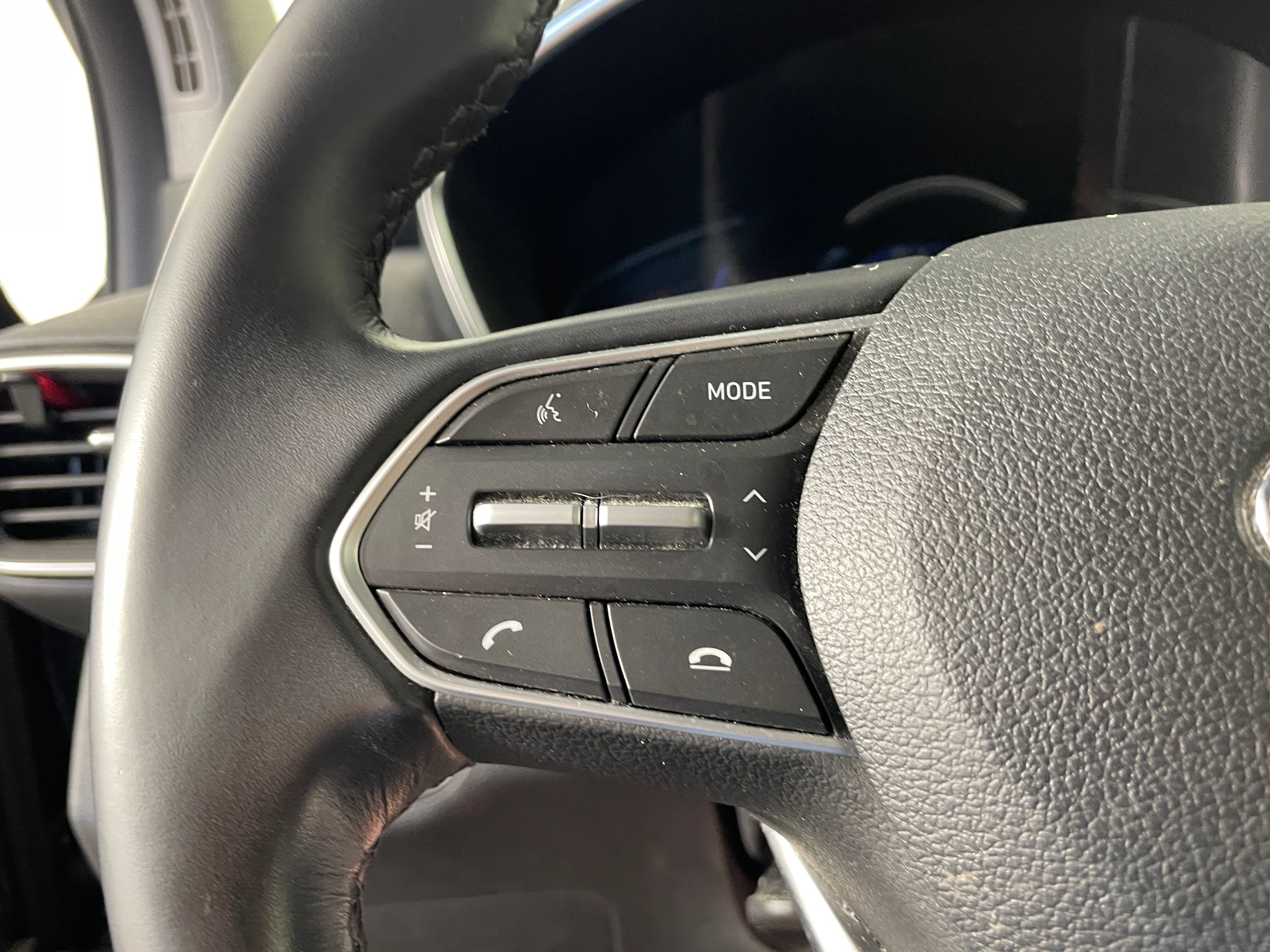 2020 Hyundai Santa Fe SEL - Photo 11