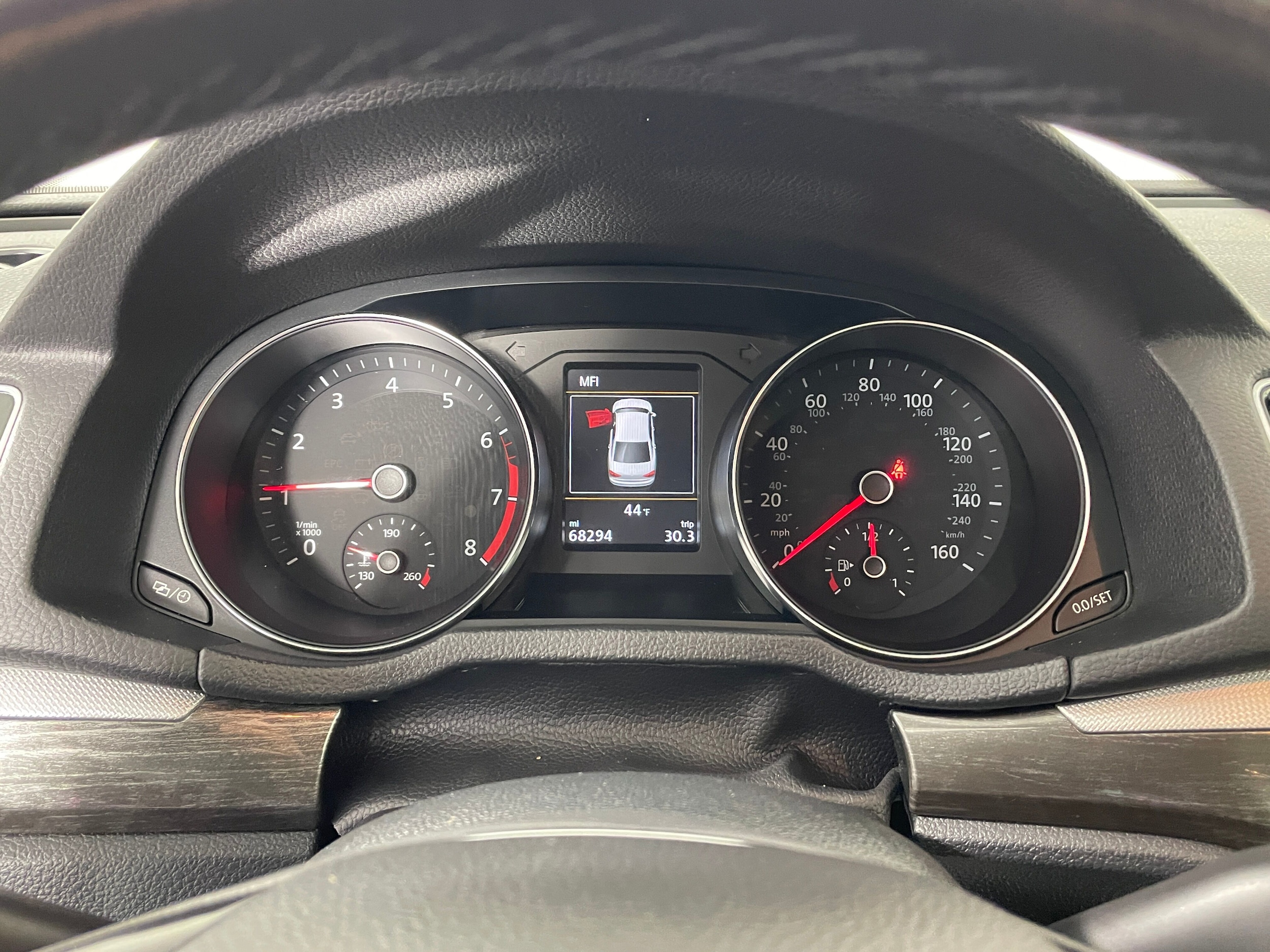 2018 Volkswagen Passat 2.0T SEL Premium photo 4