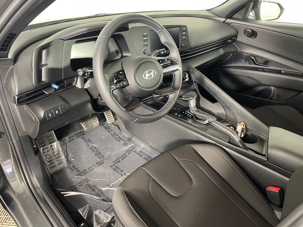 Used 2025 Hyundai Elantra SEL Sport Sedan