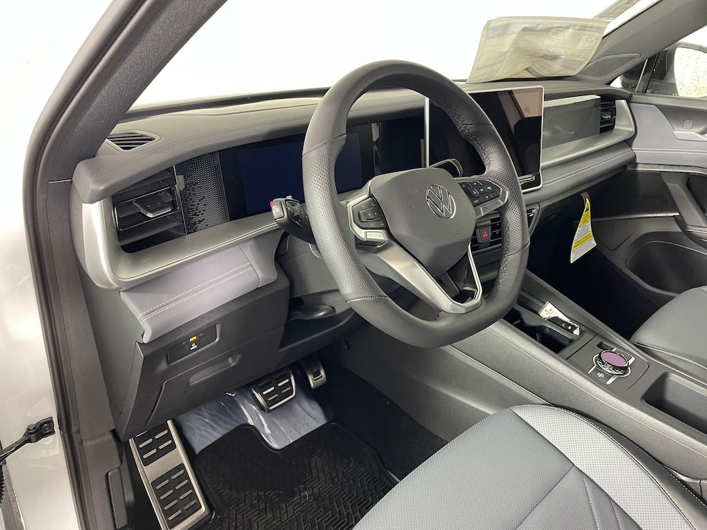 New 2025 Volkswagen Tiguan 2.0T SE R-Line Black SUV