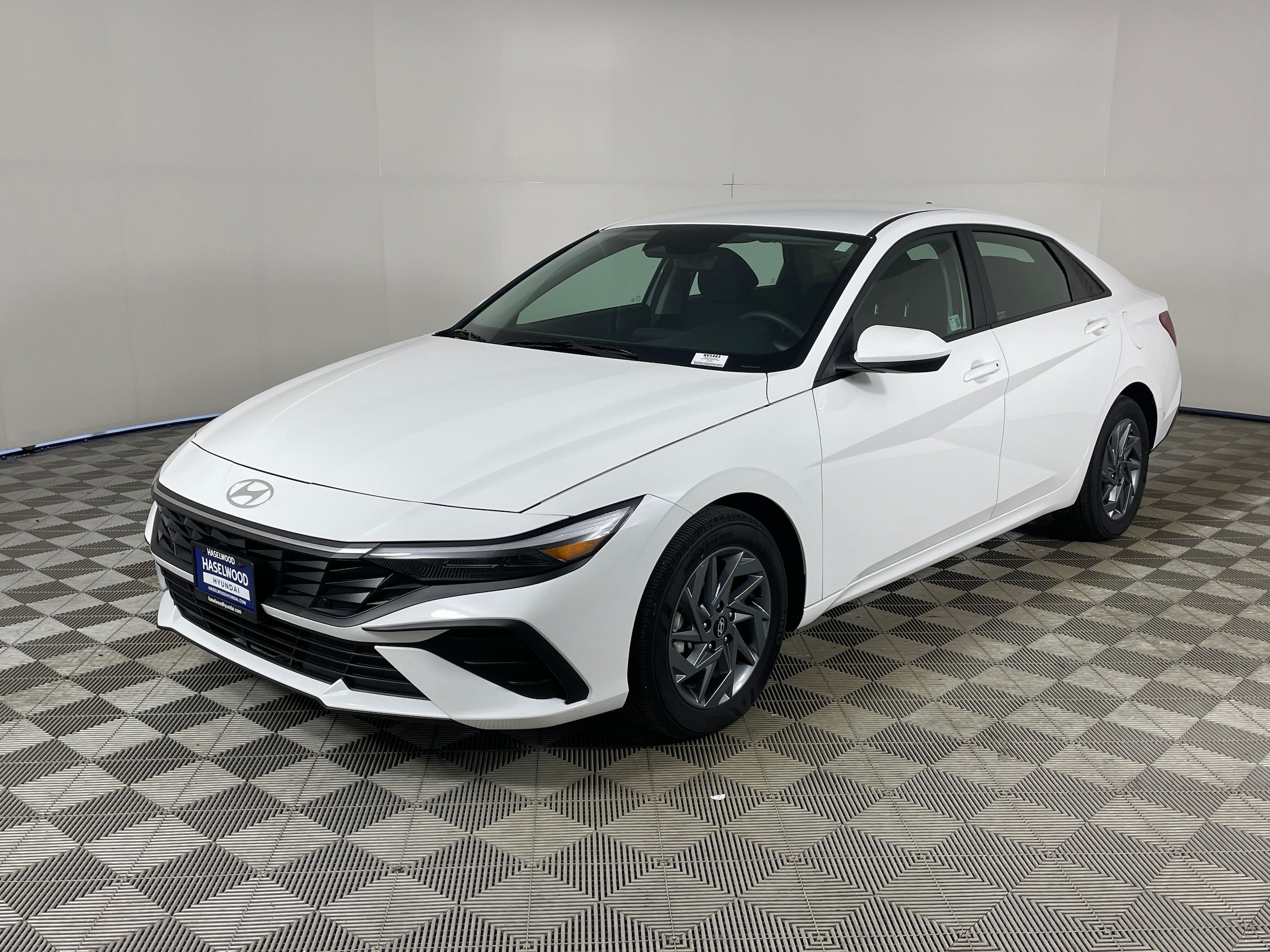 2025 Hyundai Elantra 1.6 HEV Blue's photo