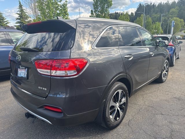 2017 Kia Sorento 3.3L EX photo 3