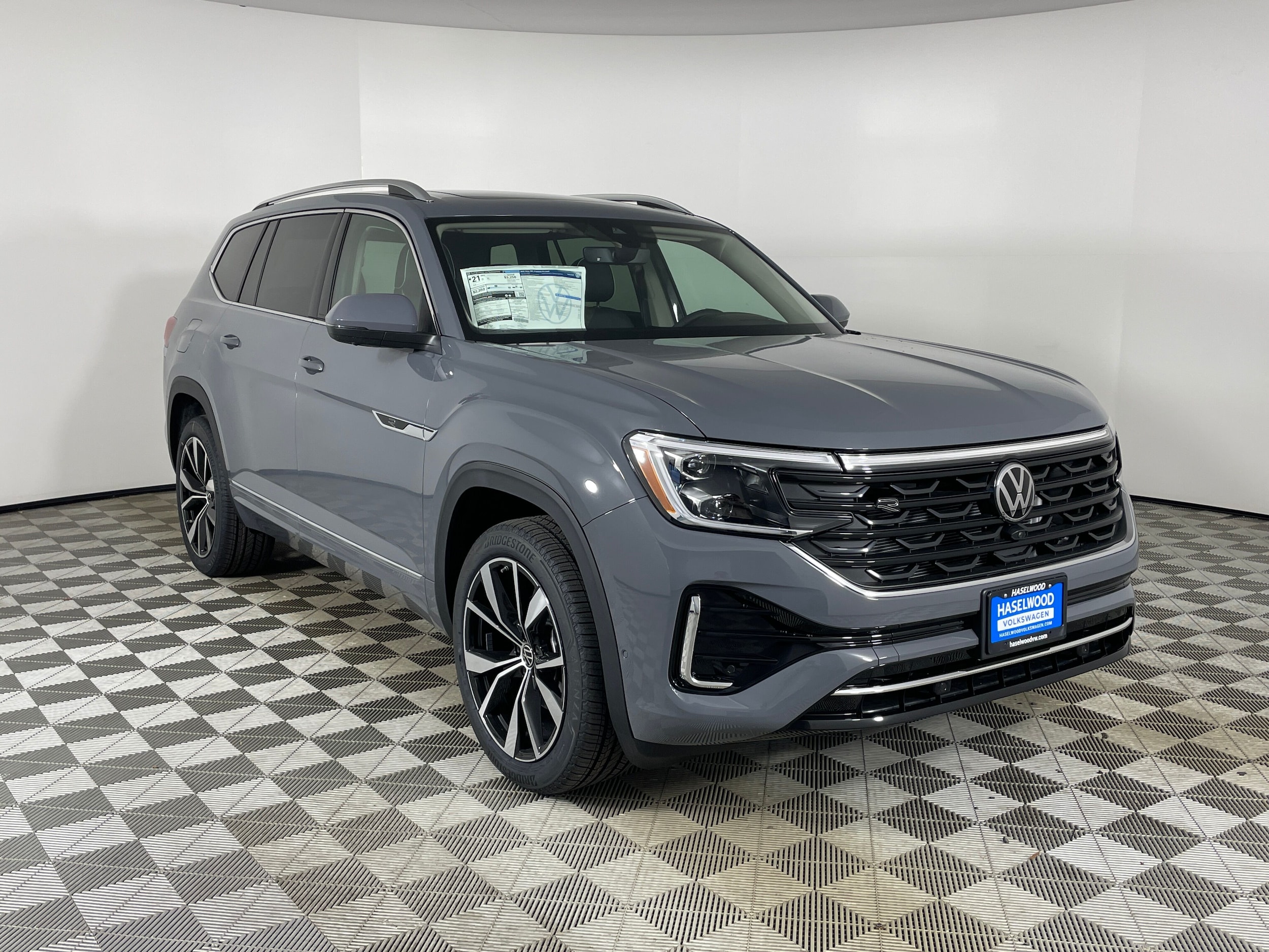 2026 Volkswagen Atlas SEL Premium R-Line - Photo 7