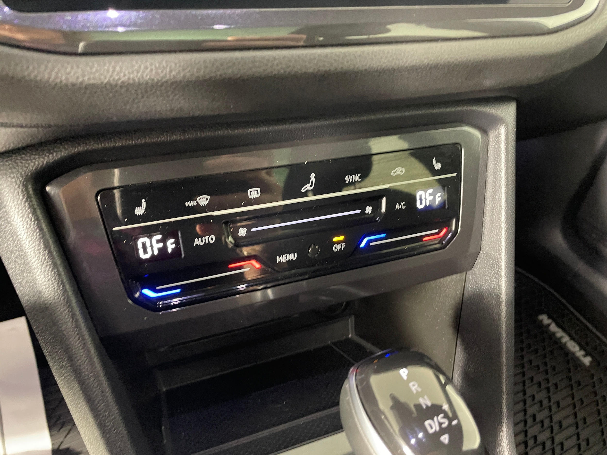 2023 Volkswagen Tiguan 2.0T SE R-Line Black photo 3