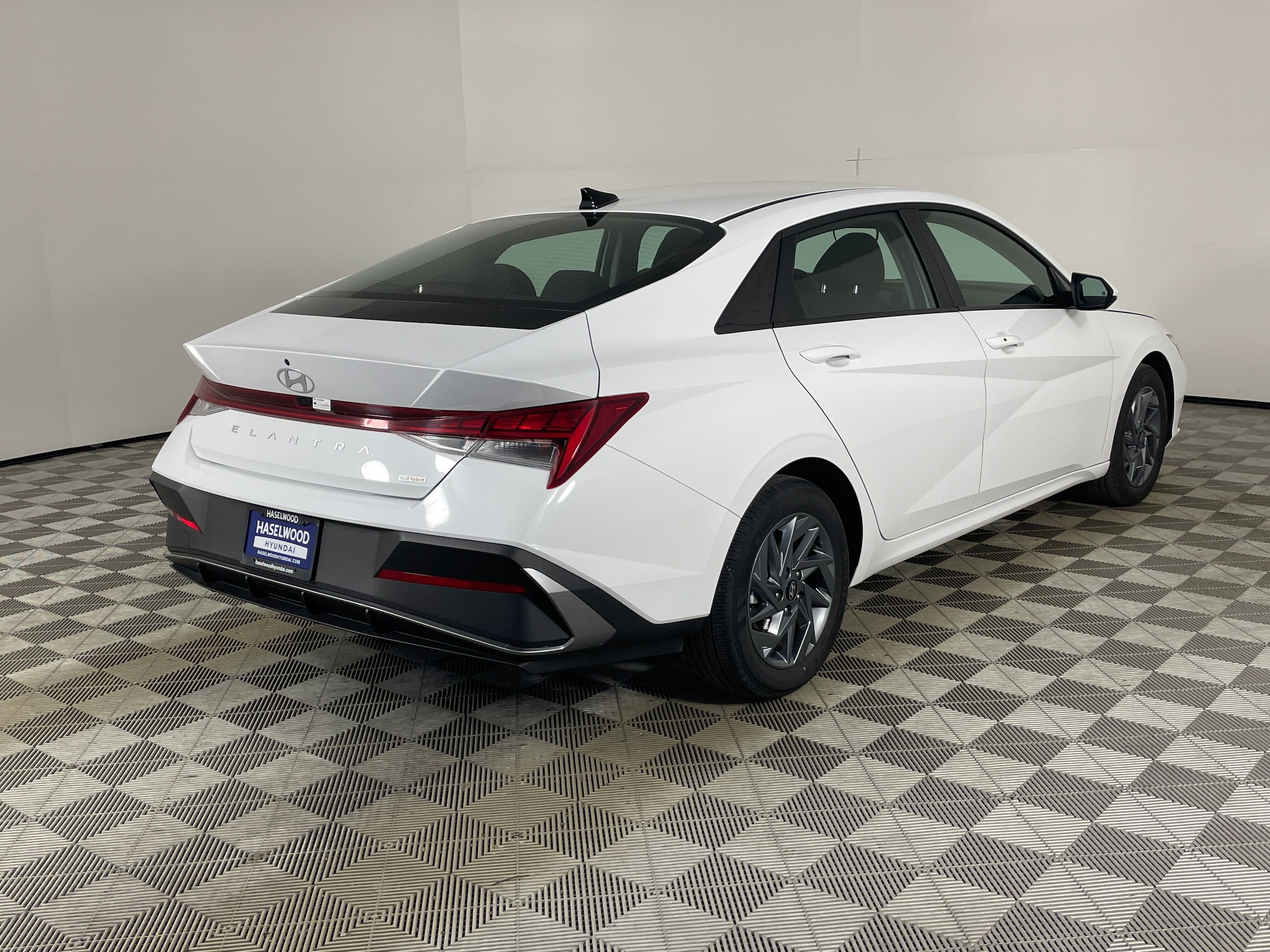 2025 Hyundai Elantra Blue - Photo 24