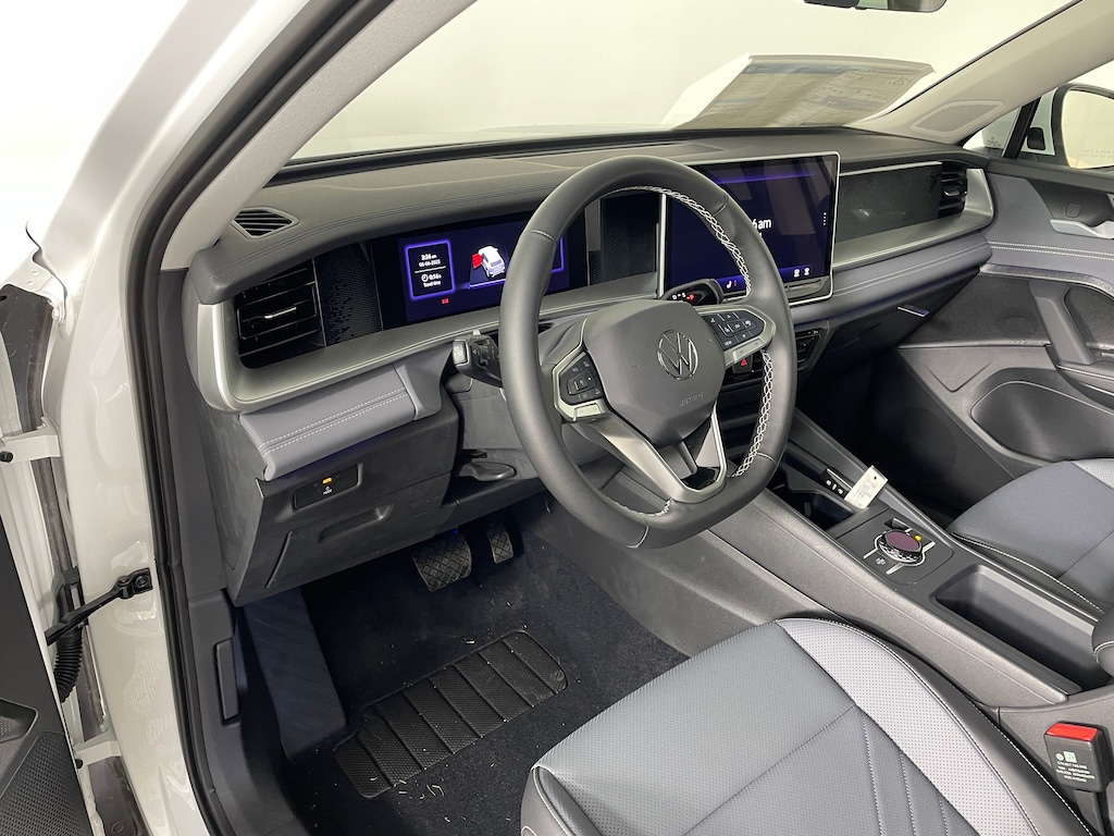 New 2025 Volkswagen Tiguan 2.0T SE SUV