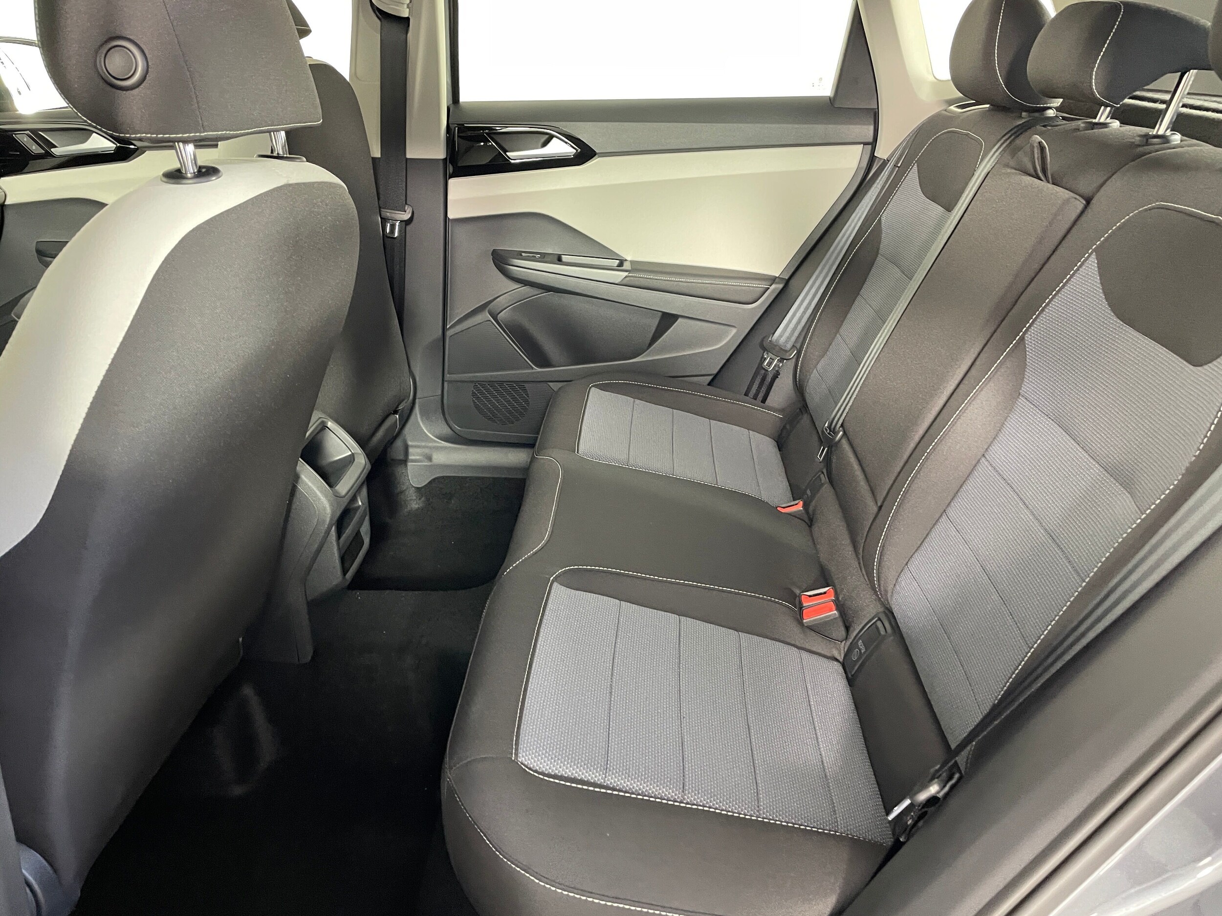 2025 Volkswagen Taos S photo 4