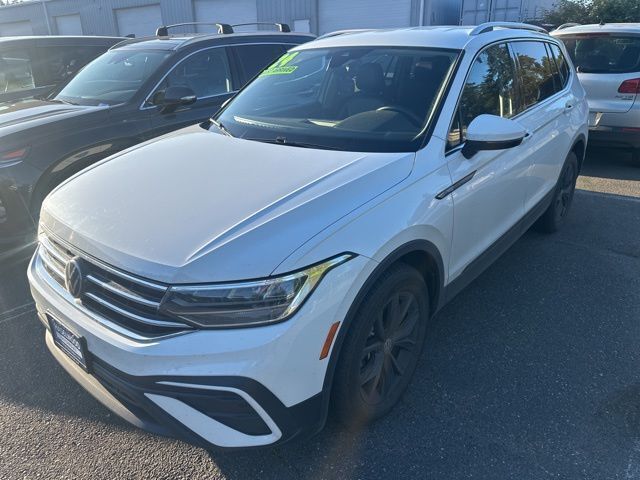 2024 Volkswagen Tiguan 2.0T SE's photo