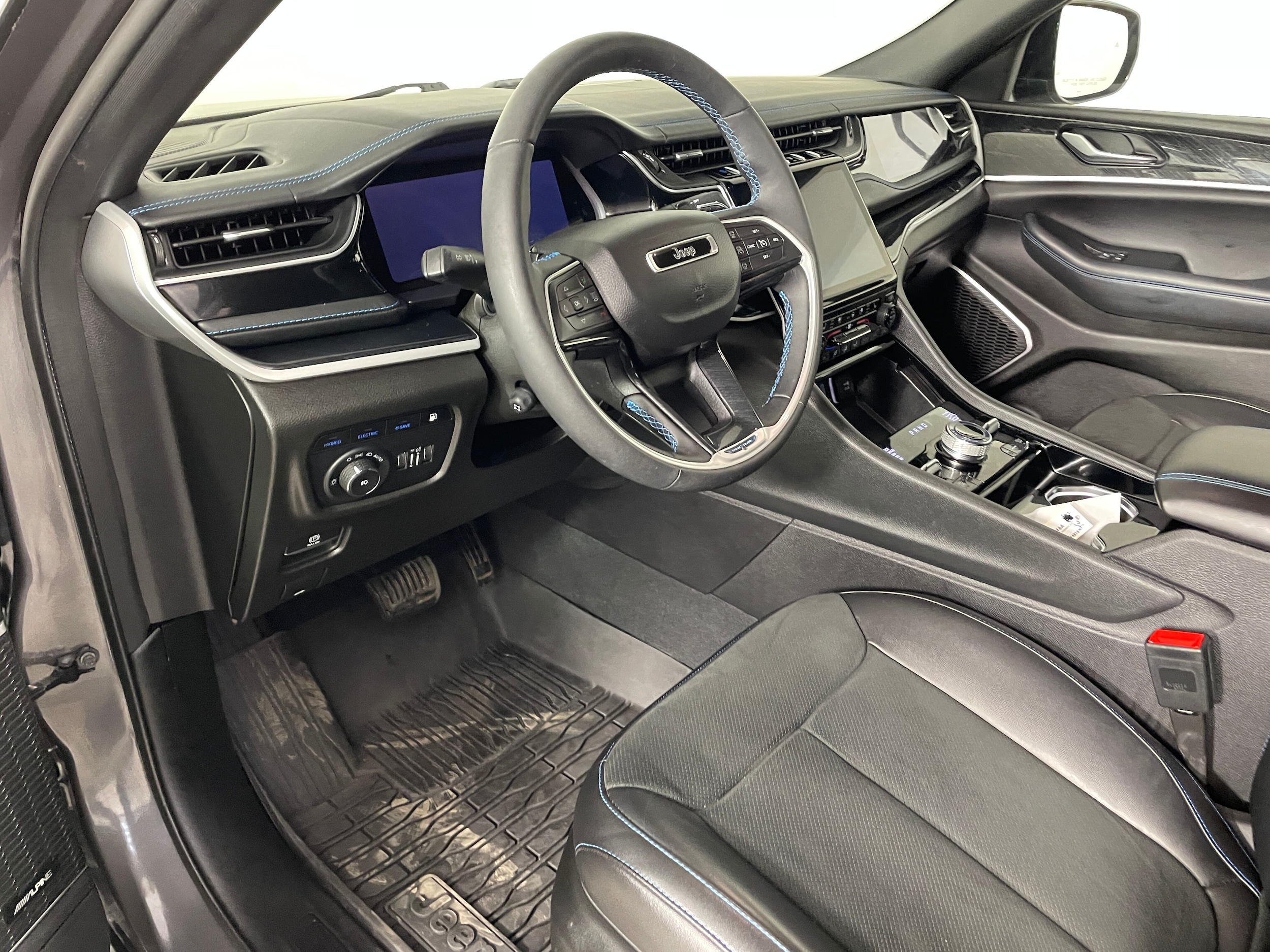 2022 Jeep Grand Cherokee 4xe Trailhawk photo 2