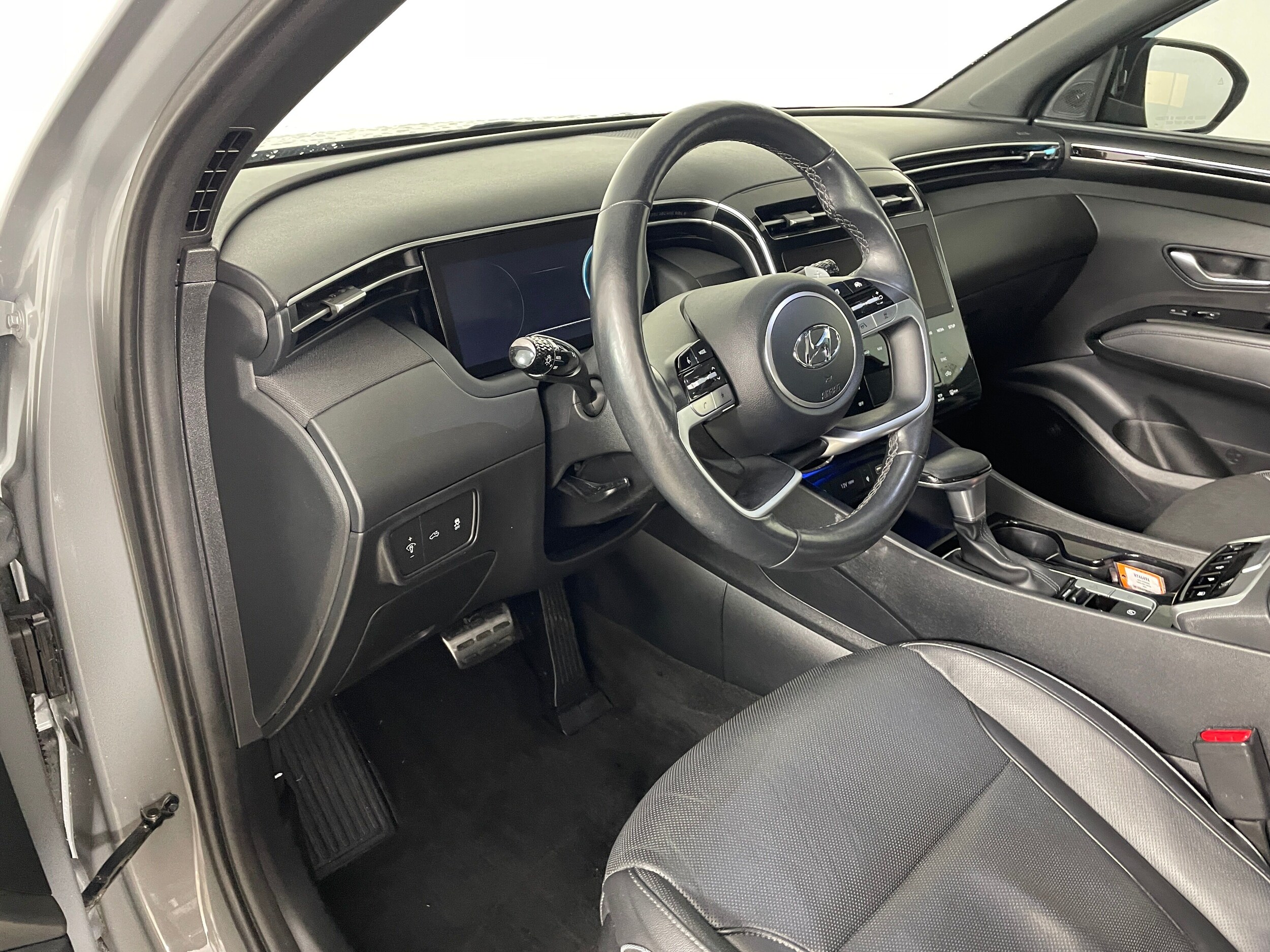 2022 Hyundai Santa Cruz Limited photo 2