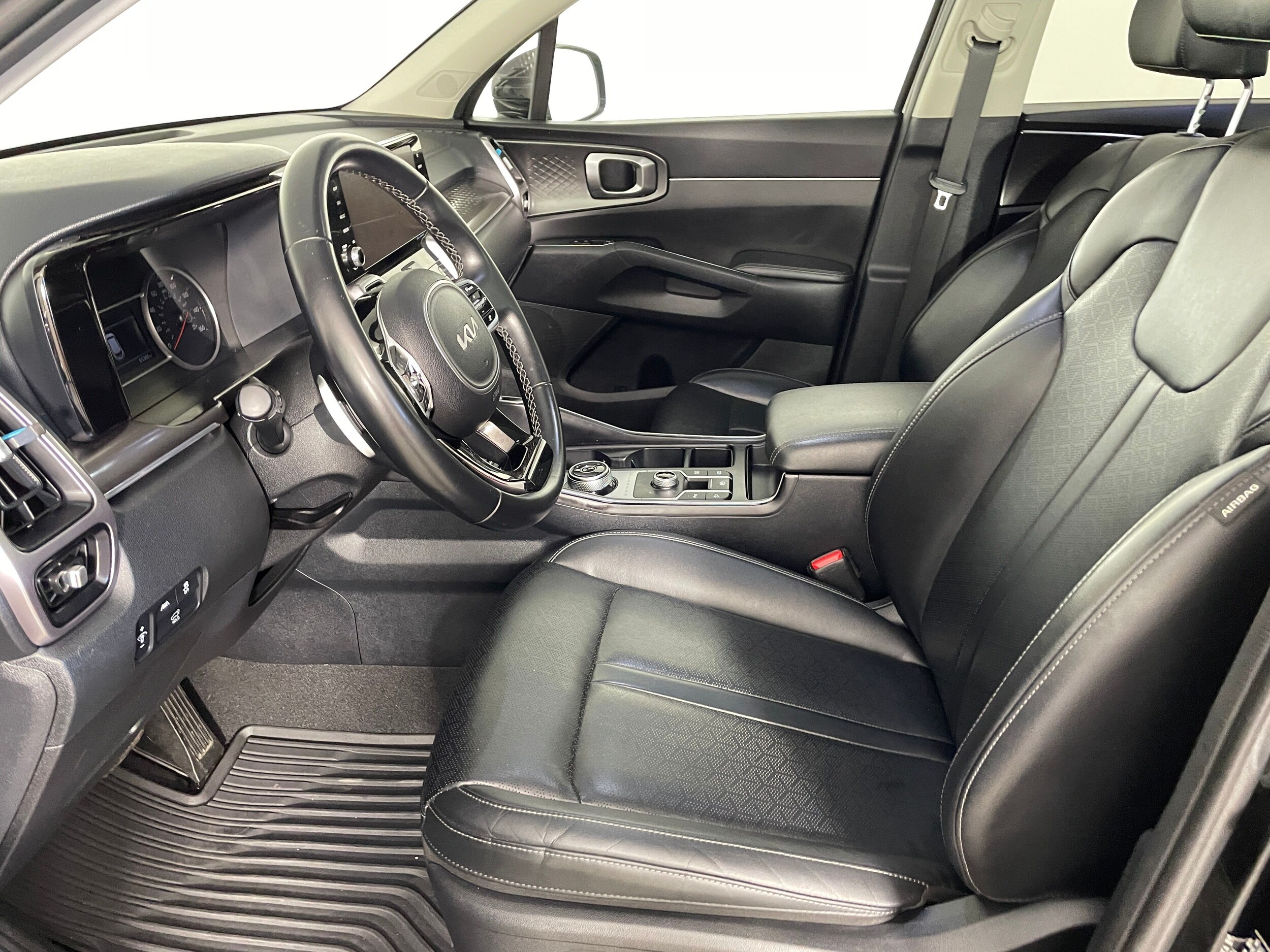 2022 Kia Sorento Hybrid EX photo 2