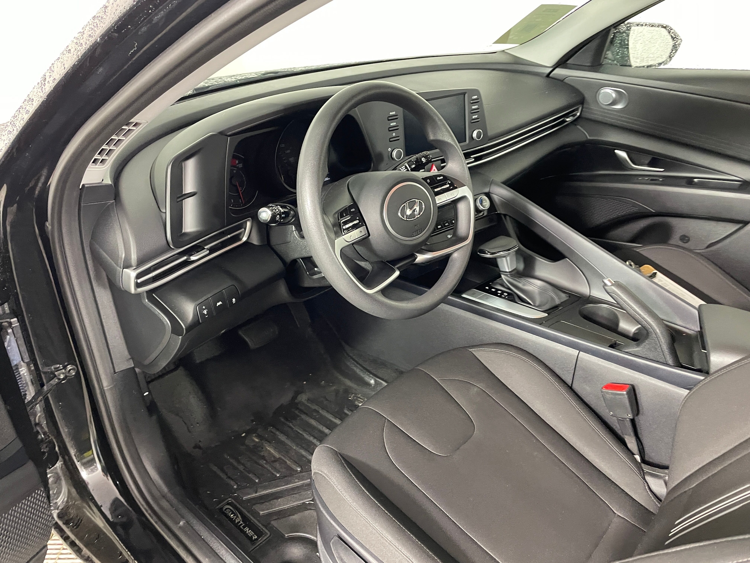 2021 Hyundai Elantra SEL photo 2