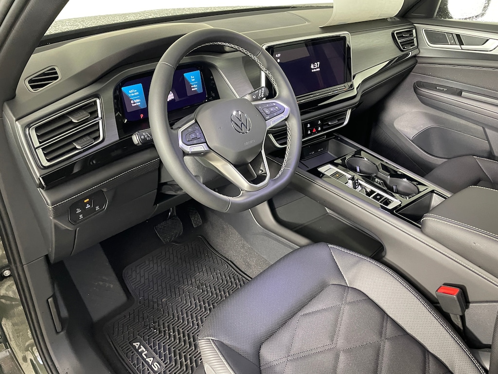New 2026 Volkswagen Atlas Cross Sport 2.0T SE w/Technology SUV