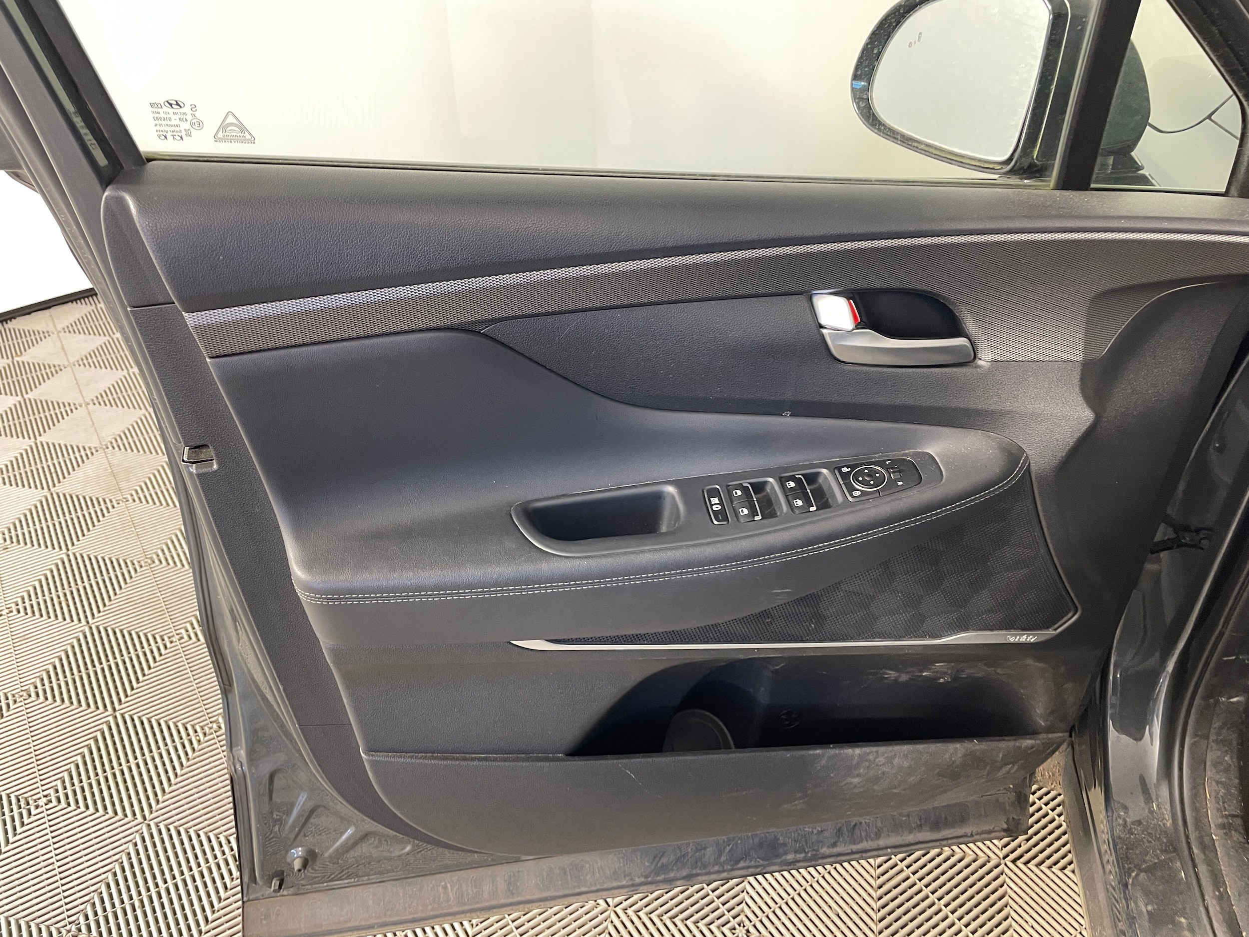 2020 Hyundai Santa Fe SEL - Photo 16