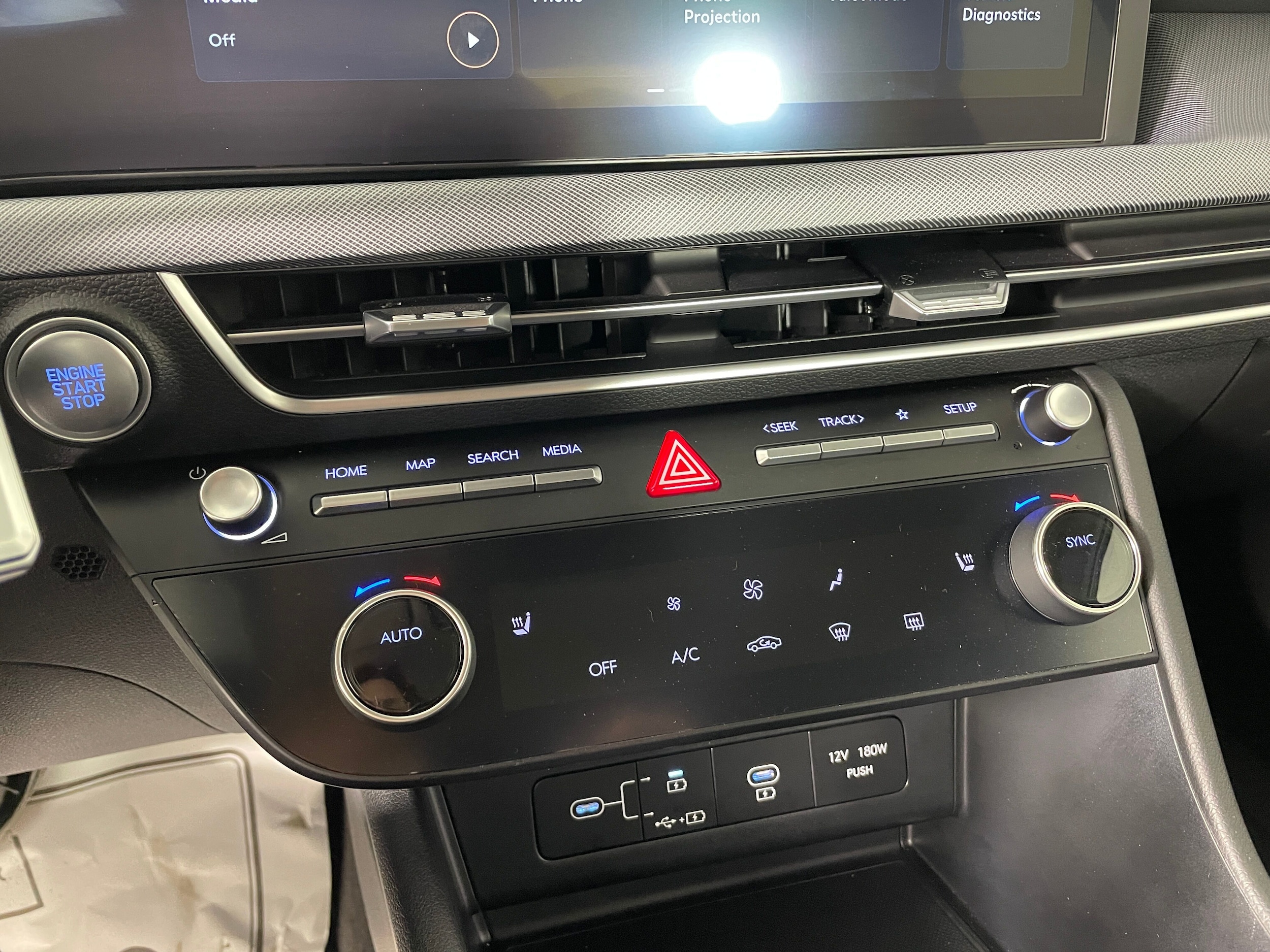 2025 Hyundai Sonata SEL photo 3