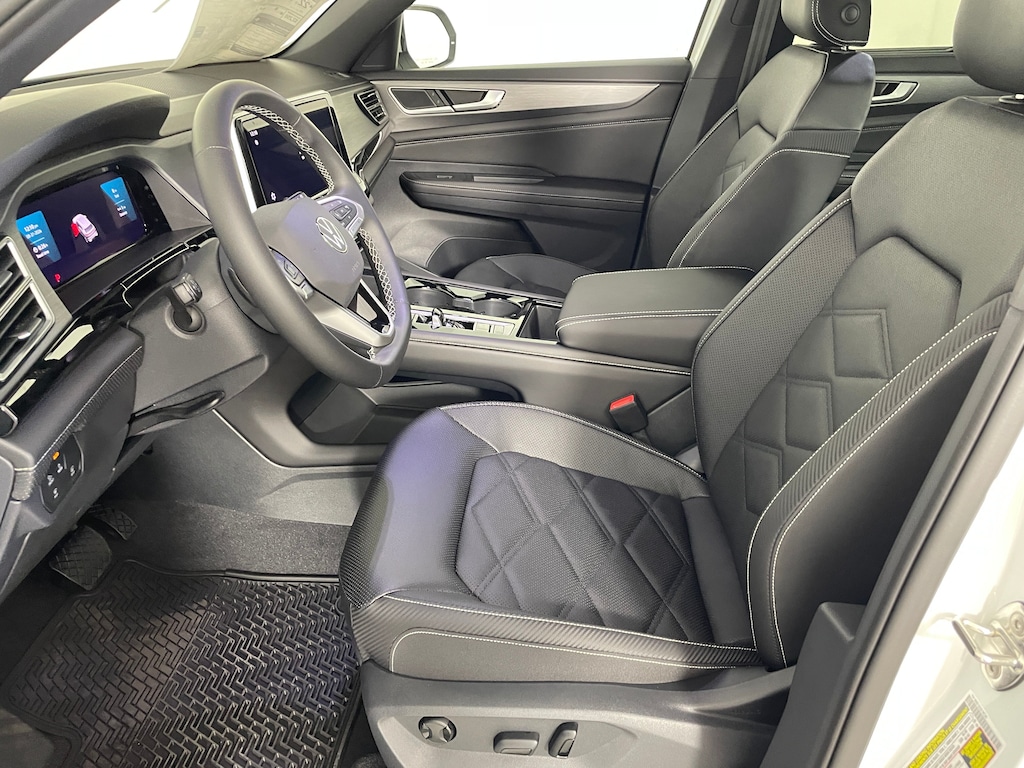 New 2026 Volkswagen Atlas Cross Sport SE w/Technology SUV