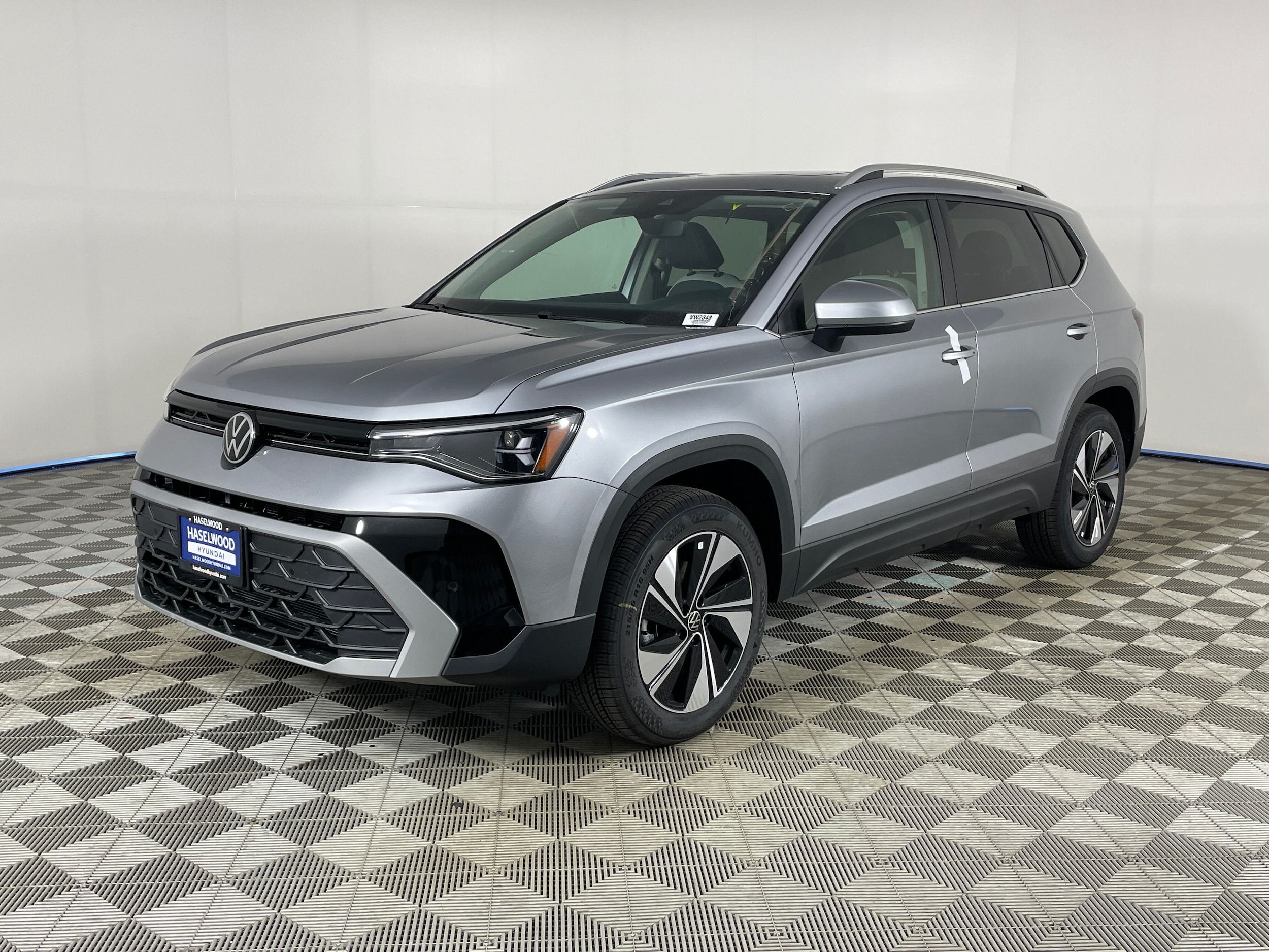 2025 Volkswagen Taos 1.5T SE 4Motion's photo
