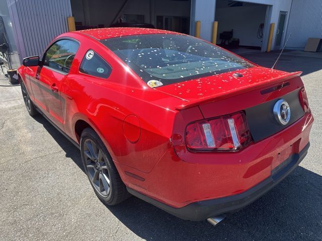 2011 Ford Mustang photo 5
